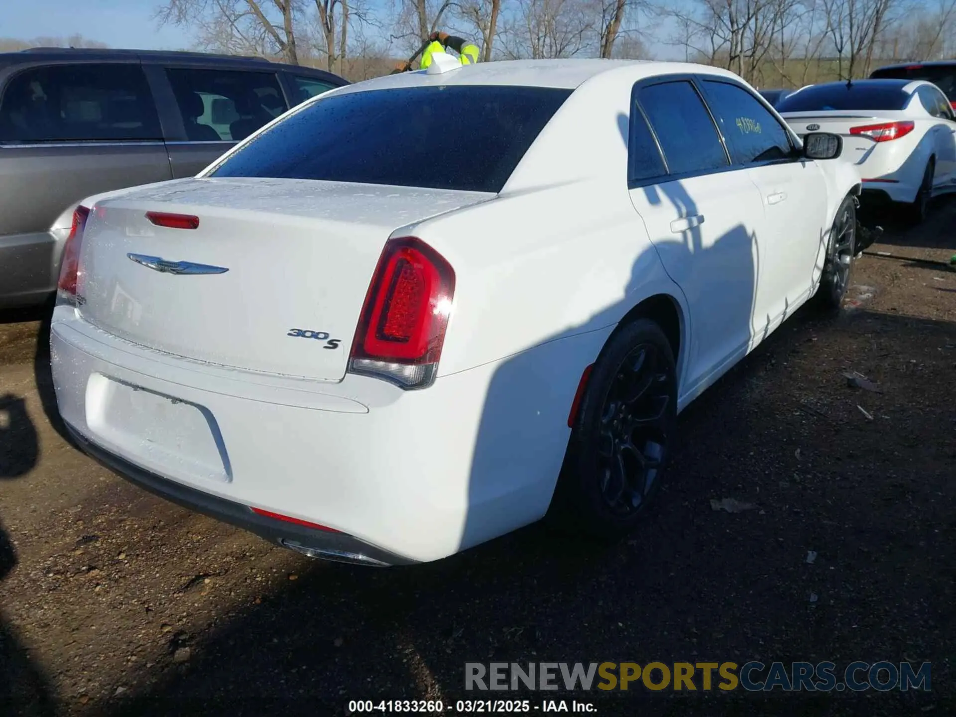 4 fotografías del automóvil dañado 2C3CCABG3KH533614 CHRYSLER 300 2019