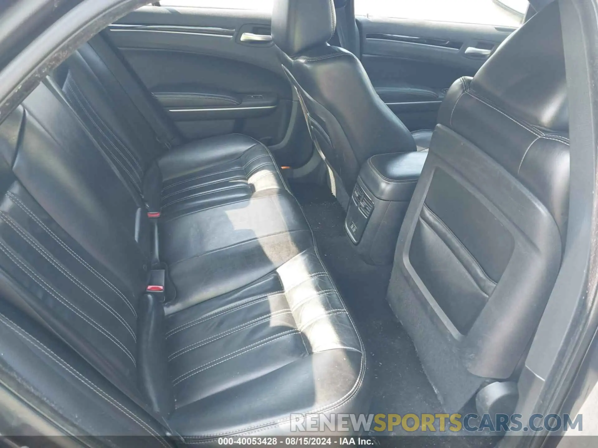 8 fotografías del automóvil dañado 2C3CCABG3KH559372 CHRYSLER 300 2019