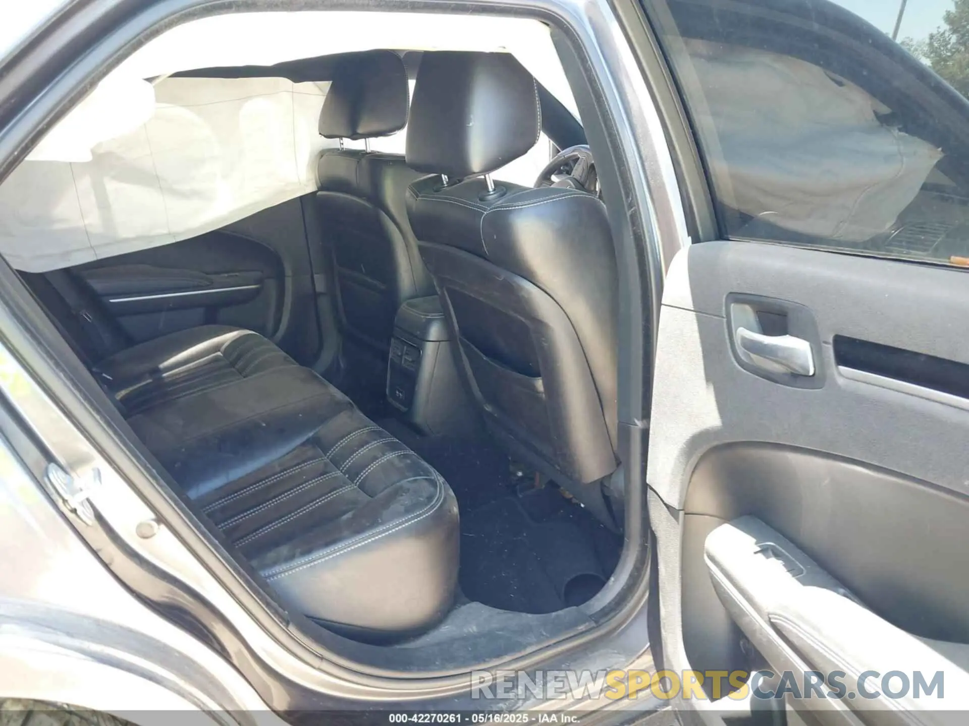 8 fotografías del automóvil dañado 2C3CCABG3KH654014 CHRYSLER 300 2019