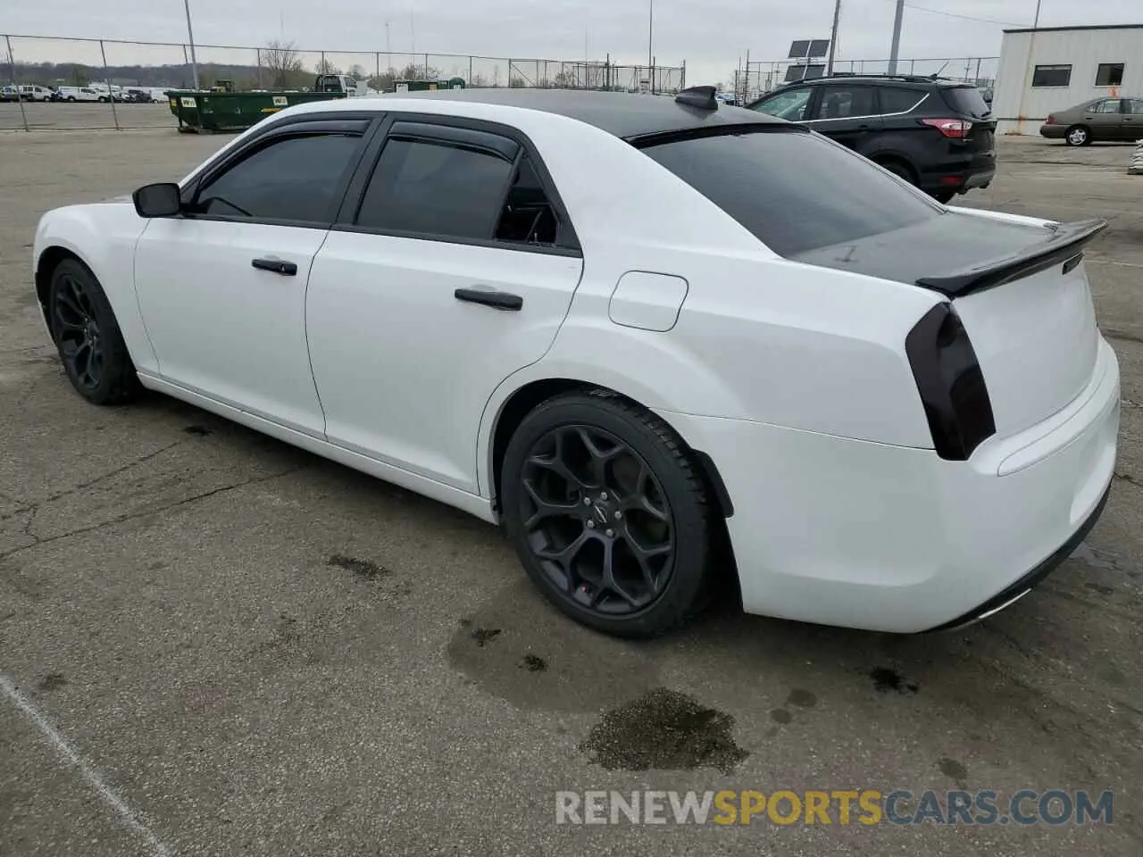 2 fotografías del automóvil dañado 2C3CCABG4KH618056 CHRYSLER 300 2019