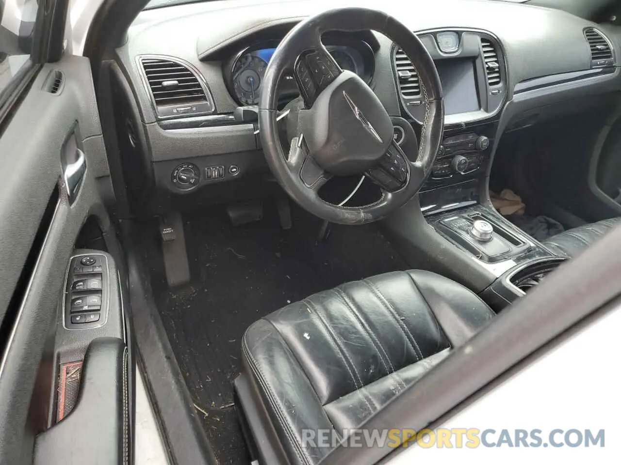 8 fotografías del automóvil dañado 2C3CCABG4KH618056 CHRYSLER 300 2019