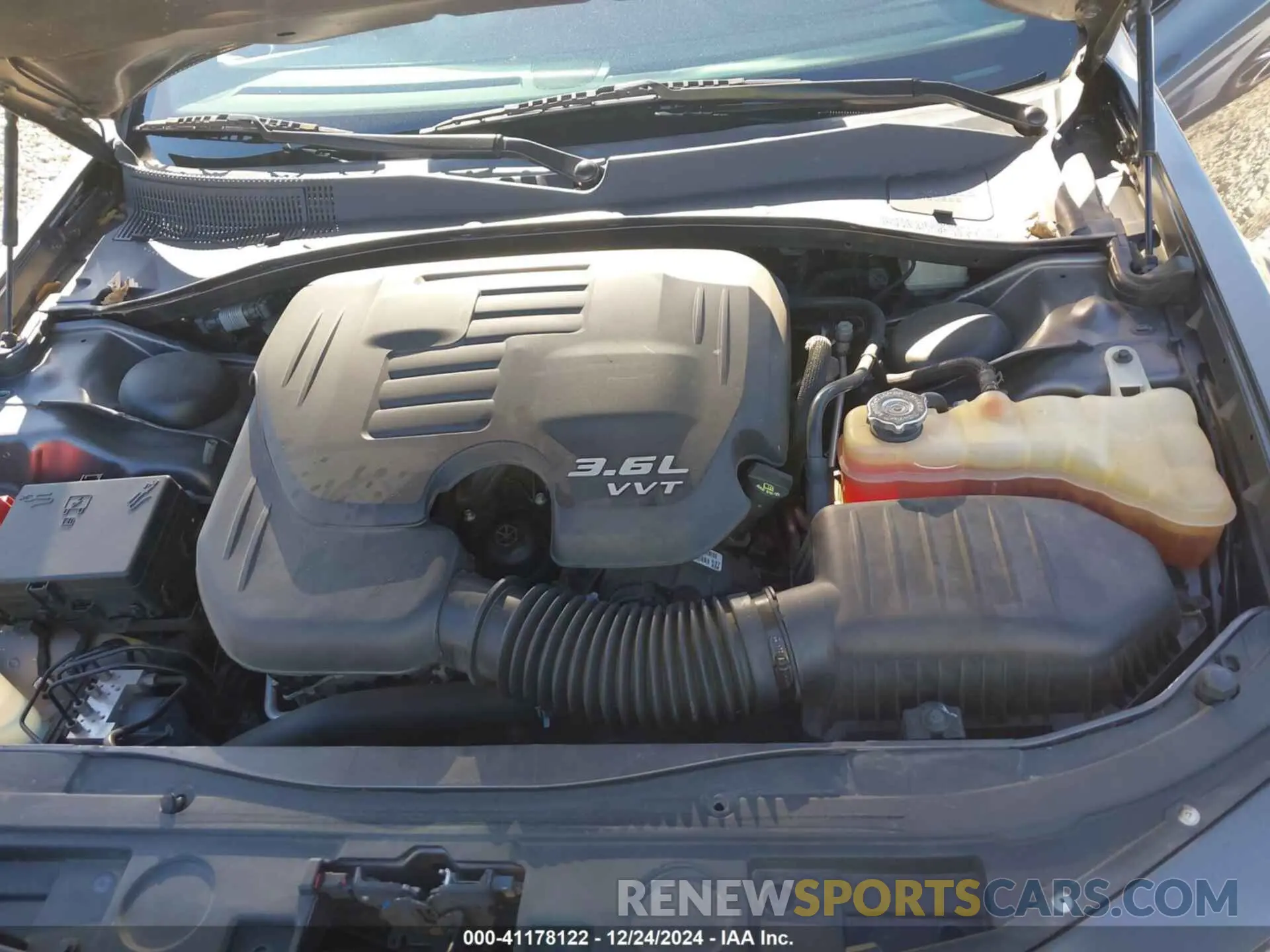 10 fotografías del automóvil dañado 2C3CCABG5KH683868 CHRYSLER 300 2019