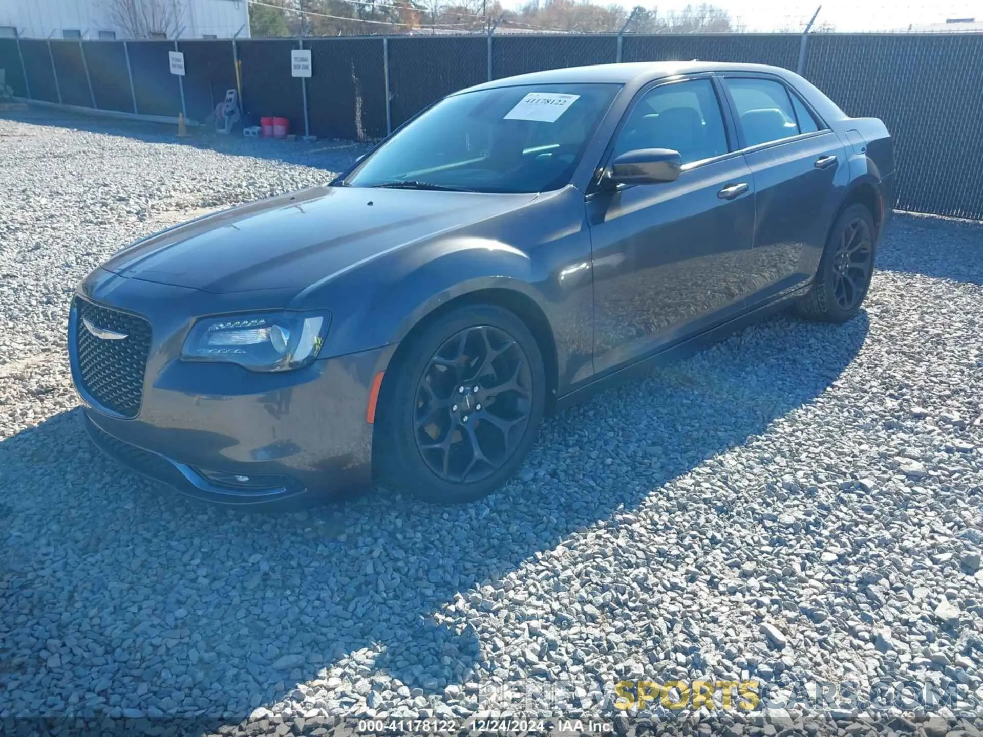 2 fotografías del automóvil dañado 2C3CCABG5KH683868 CHRYSLER 300 2019
