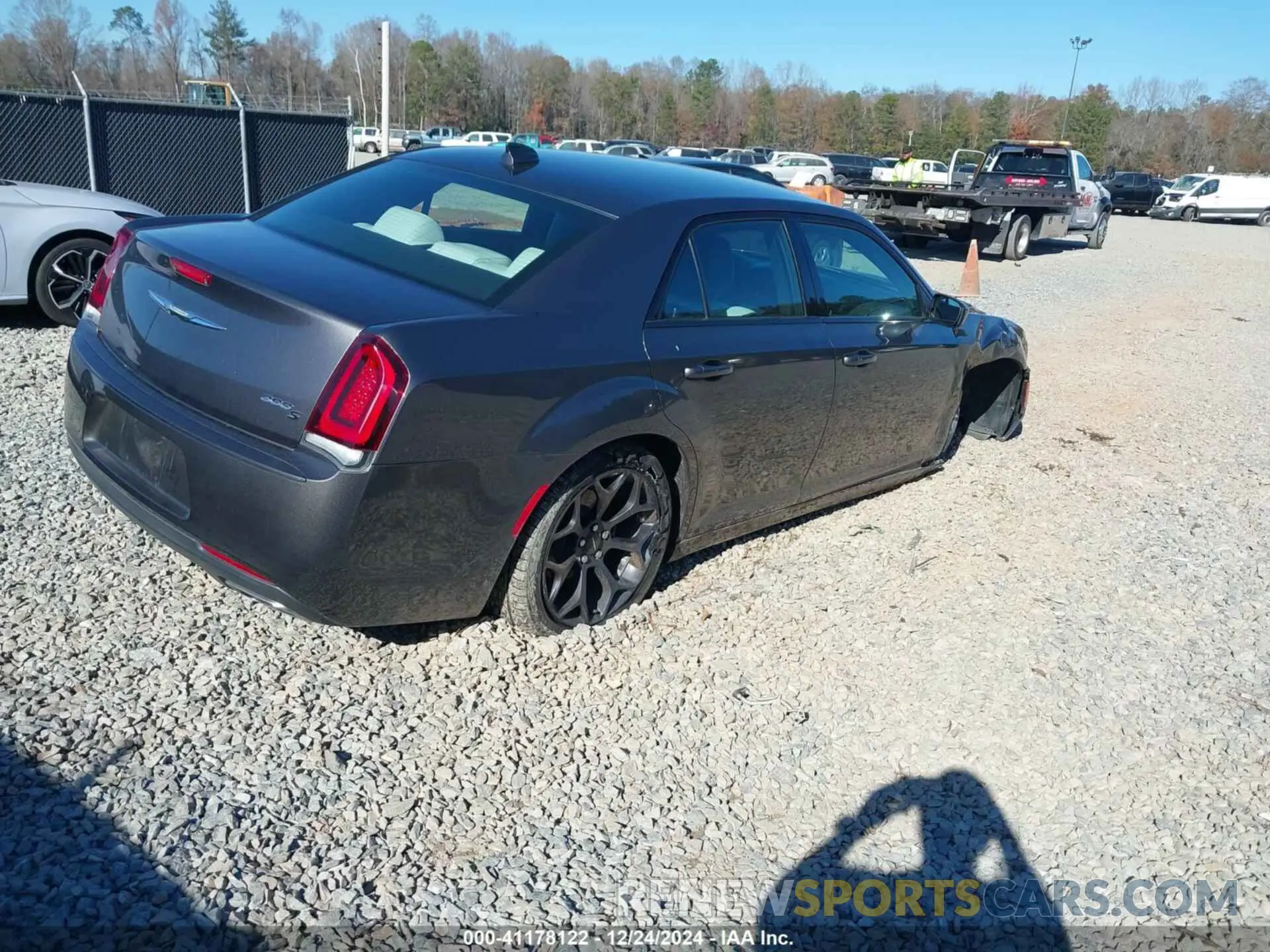 4 fotografías del automóvil dañado 2C3CCABG5KH683868 CHRYSLER 300 2019