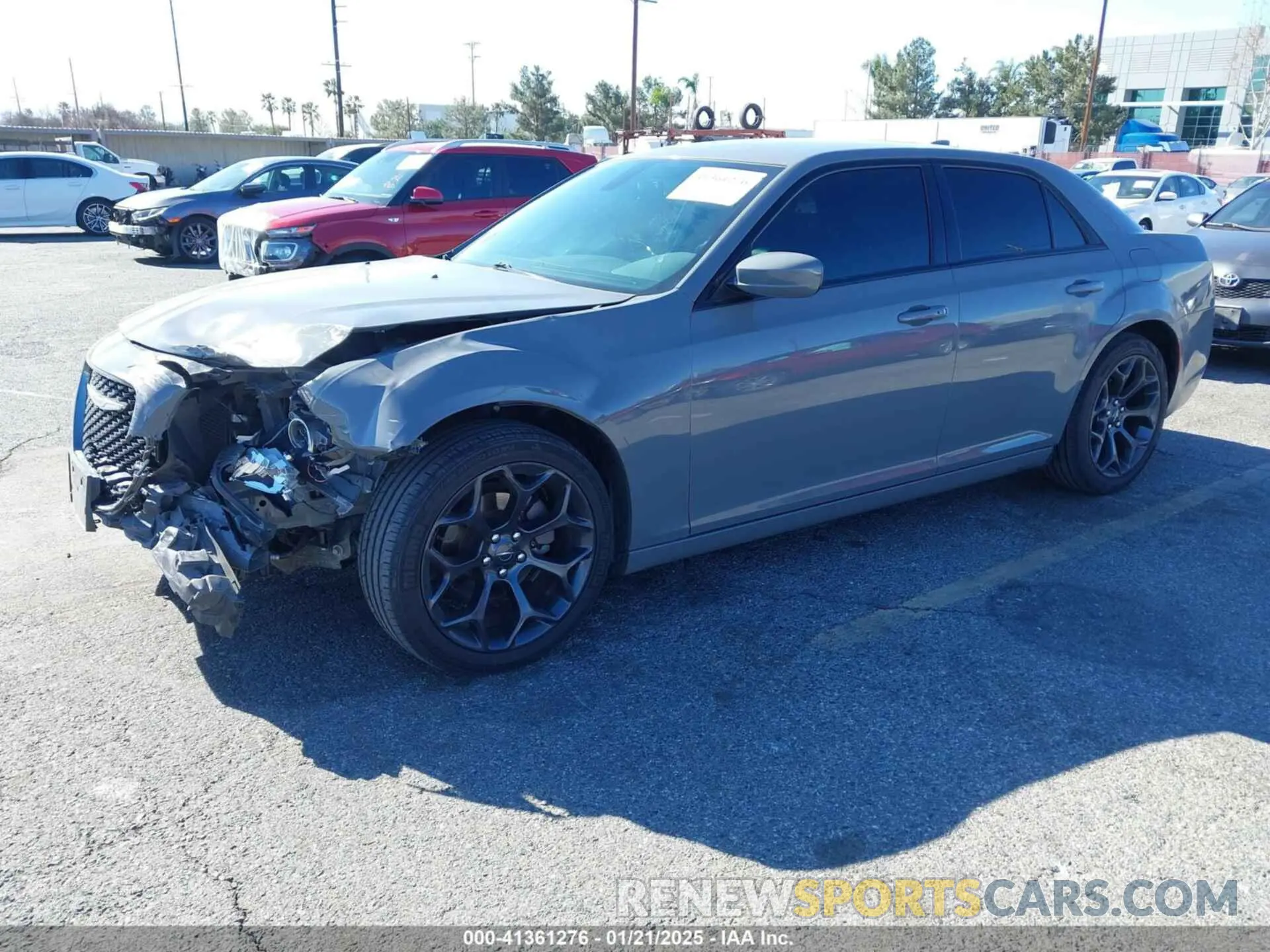 2 fotografías del automóvil dañado 2C3CCABG6KH515074 CHRYSLER 300 2019