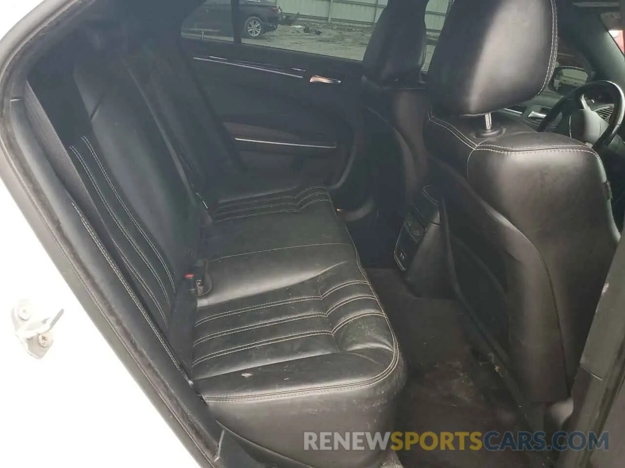 10 fotografías del automóvil dañado 2C3CCABG6KH515897 CHRYSLER 300 2019