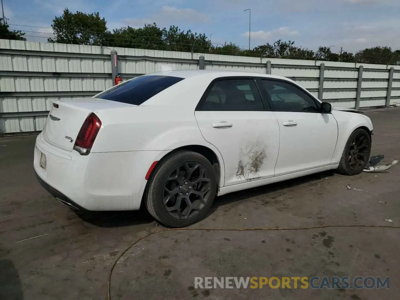 3 fotografías del automóvil dañado 2C3CCABG7KH538833 CHRYSLER 300 2019