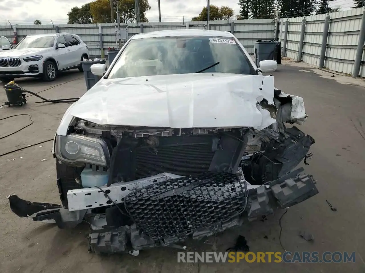 5 fotografías del automóvil dañado 2C3CCABG7KH538833 CHRYSLER 300 2019