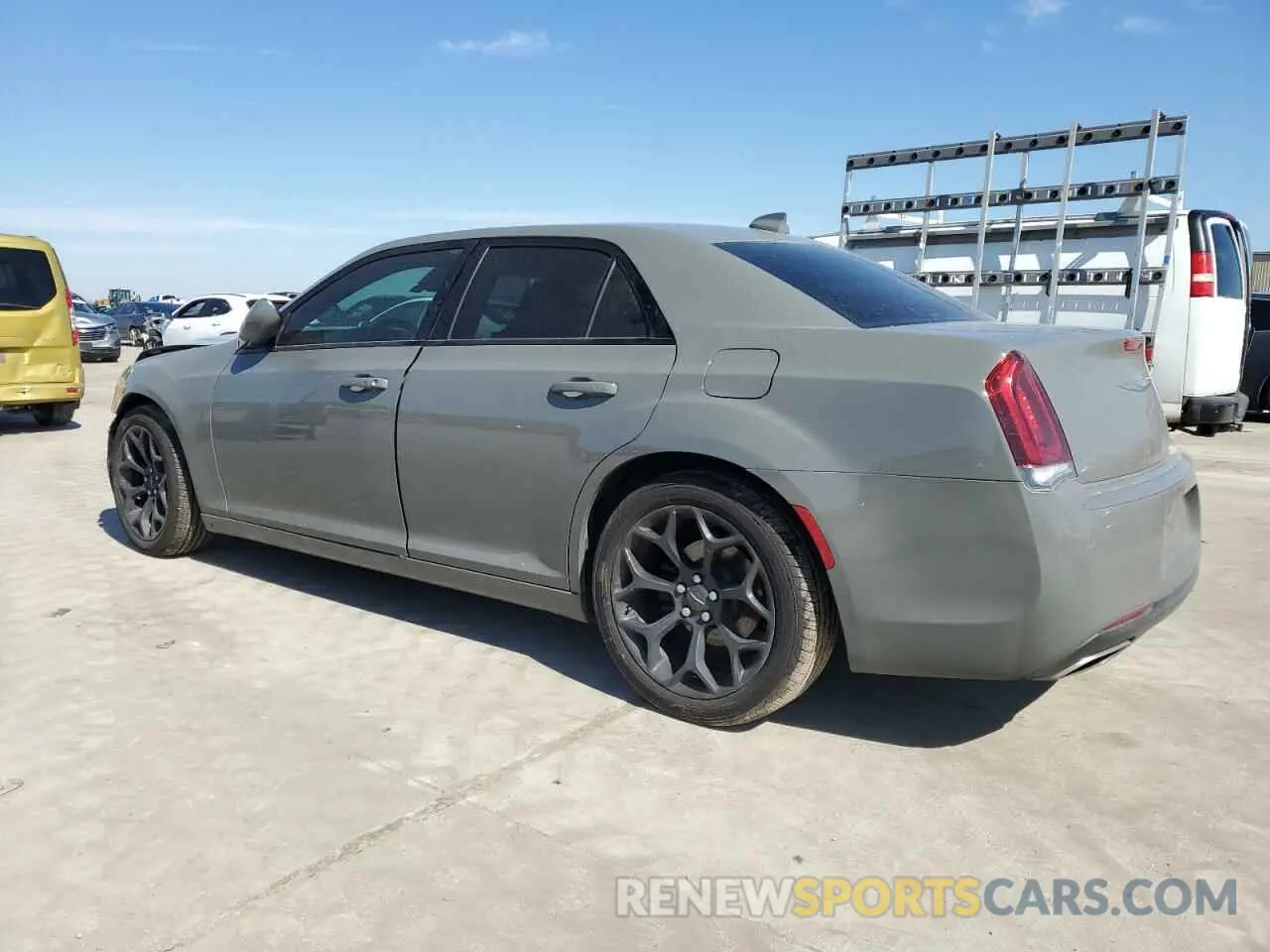 2 fotografías del automóvil dañado 2C3CCABG9KH589766 CHRYSLER 300 2019