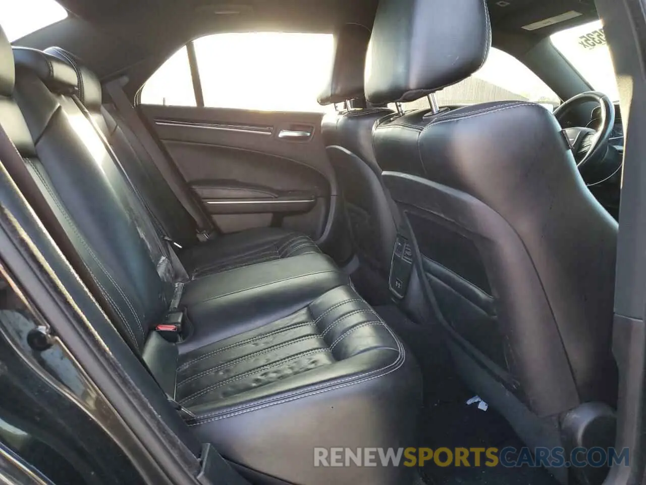 10 fotografías del automóvil dañado 2C3CCABG9KH628632 CHRYSLER 300 2019