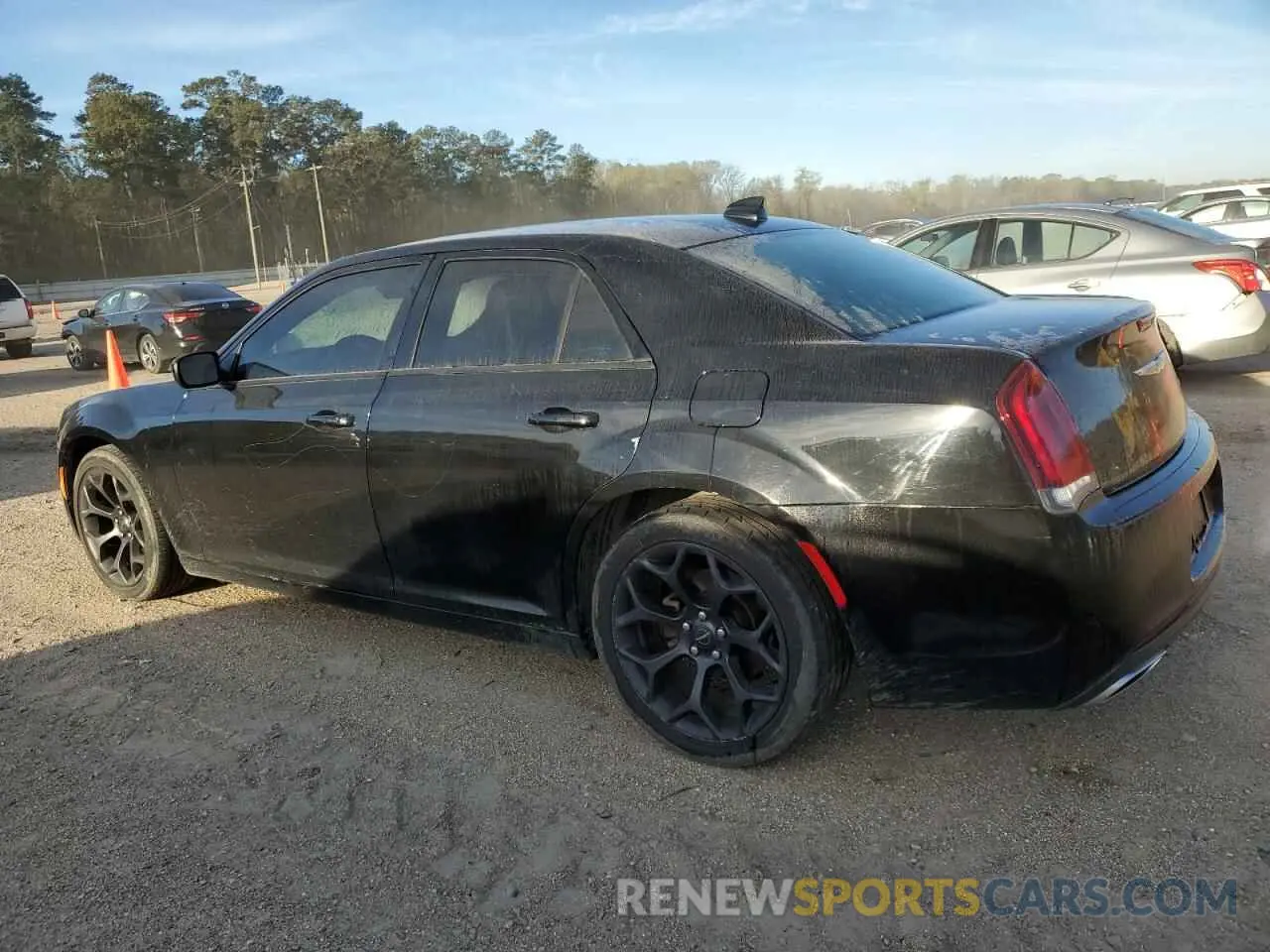 2 fotografías del automóvil dañado 2C3CCABG9KH628632 CHRYSLER 300 2019