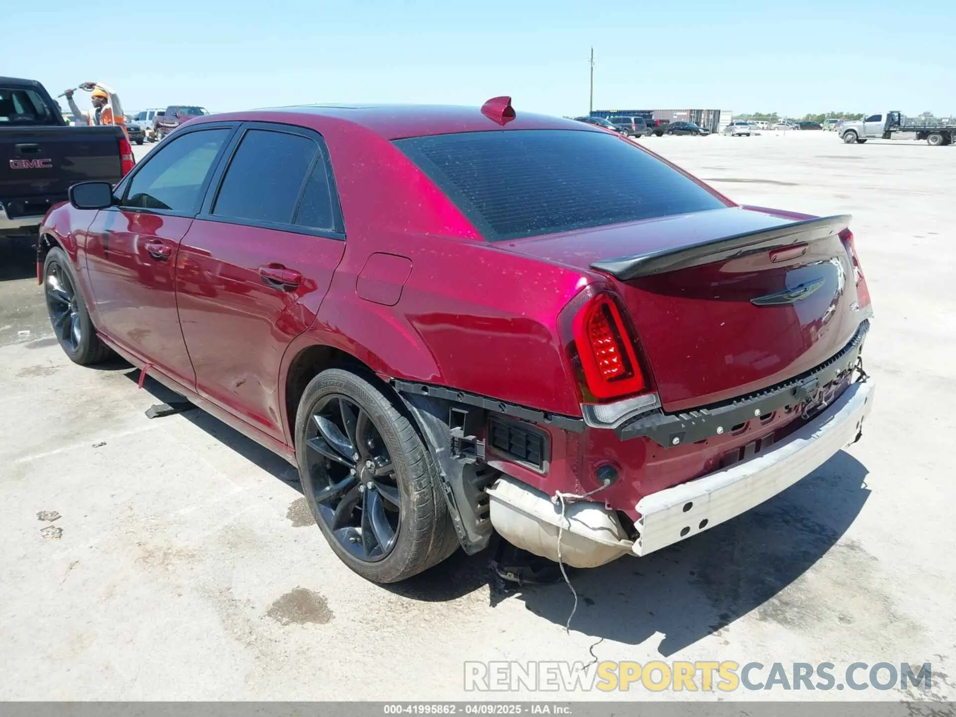 3 fotografías del automóvil dañado 2C3CCABGXKH686121 CHRYSLER 300 2019