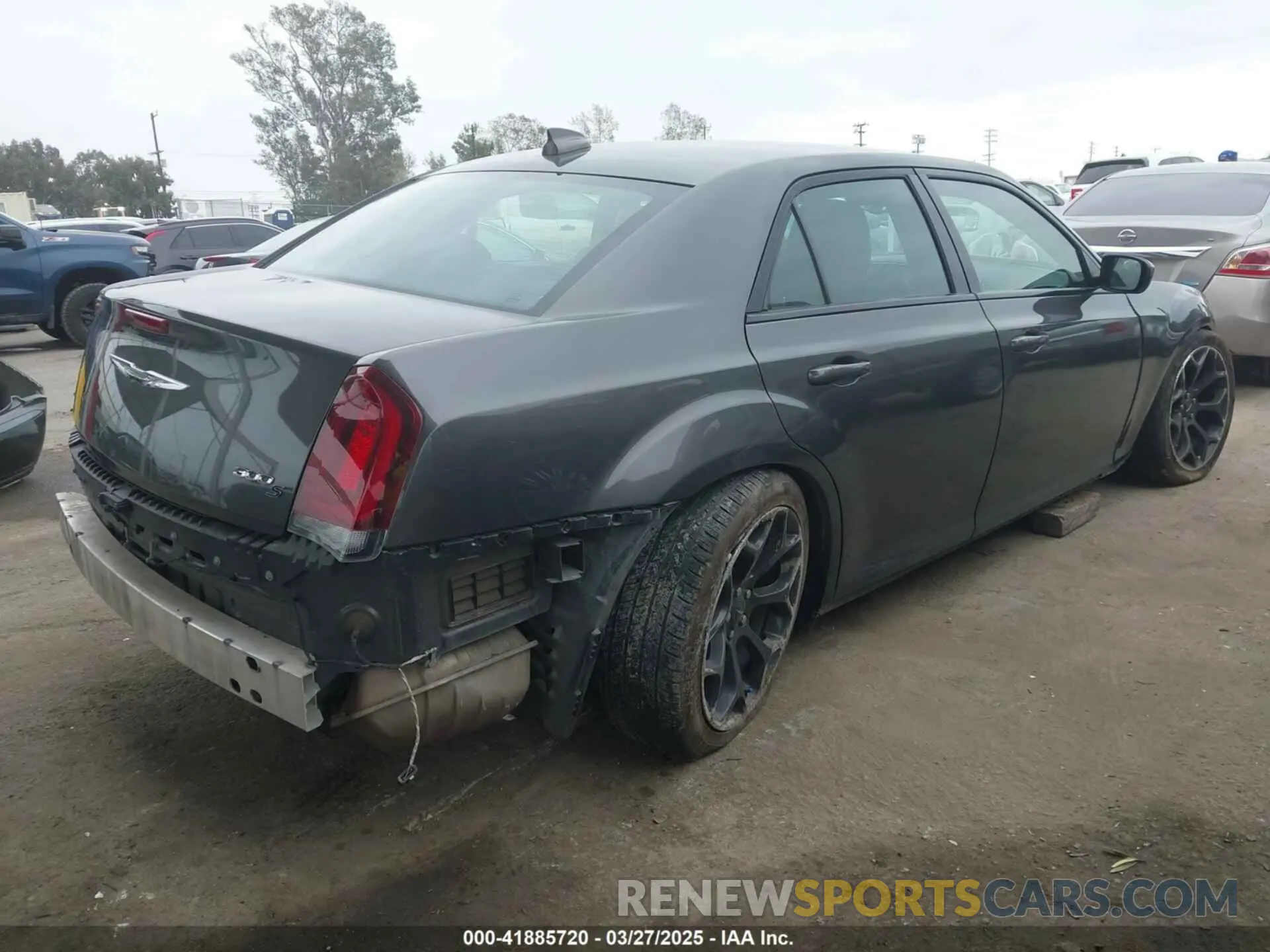 4 fotografías del automóvil dañado 2C3CCABGXKH708182 CHRYSLER 300 2019