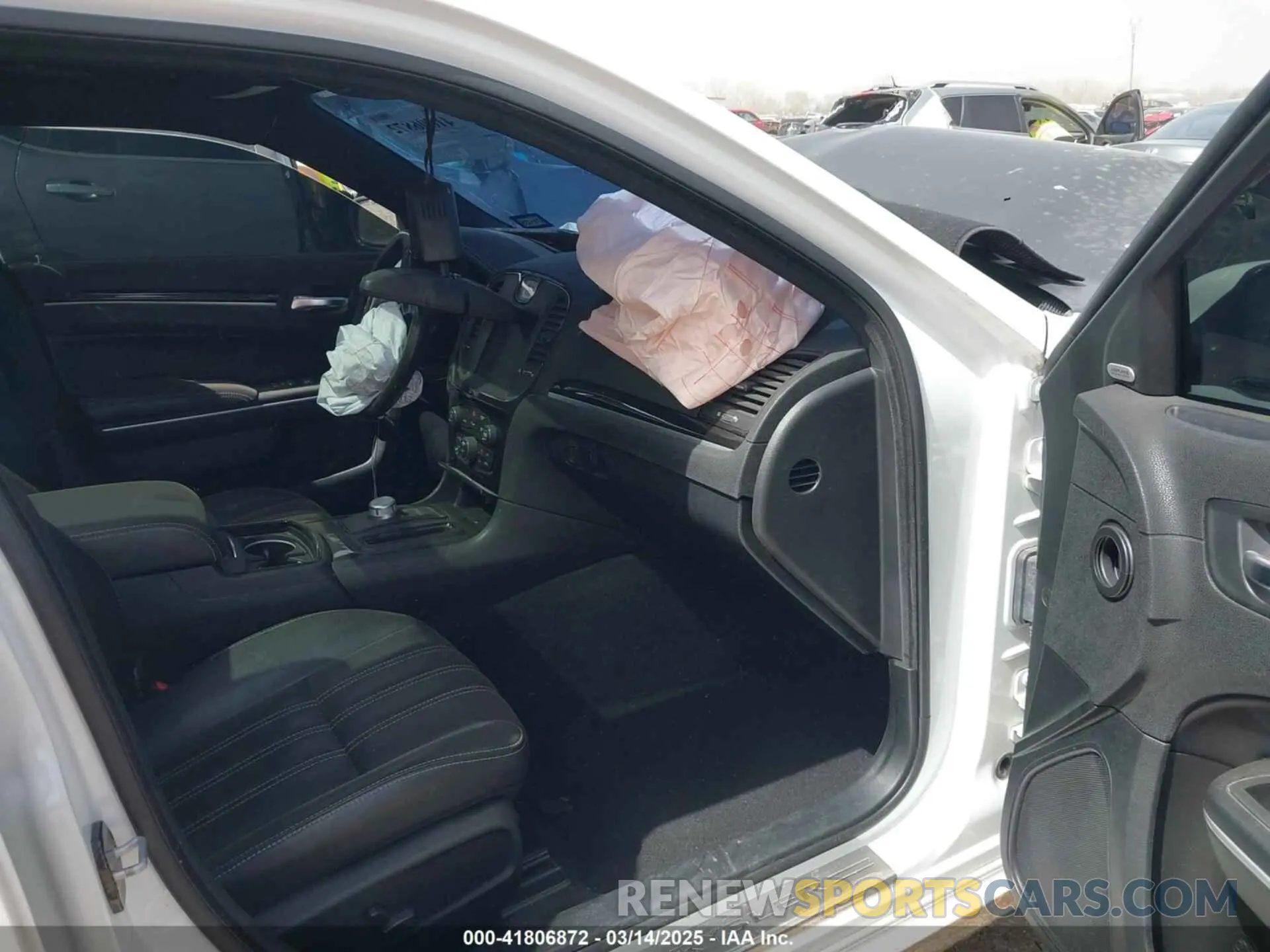 5 fotografías del automóvil dañado 2C3CCABT1KH564759 CHRYSLER 300 2019
