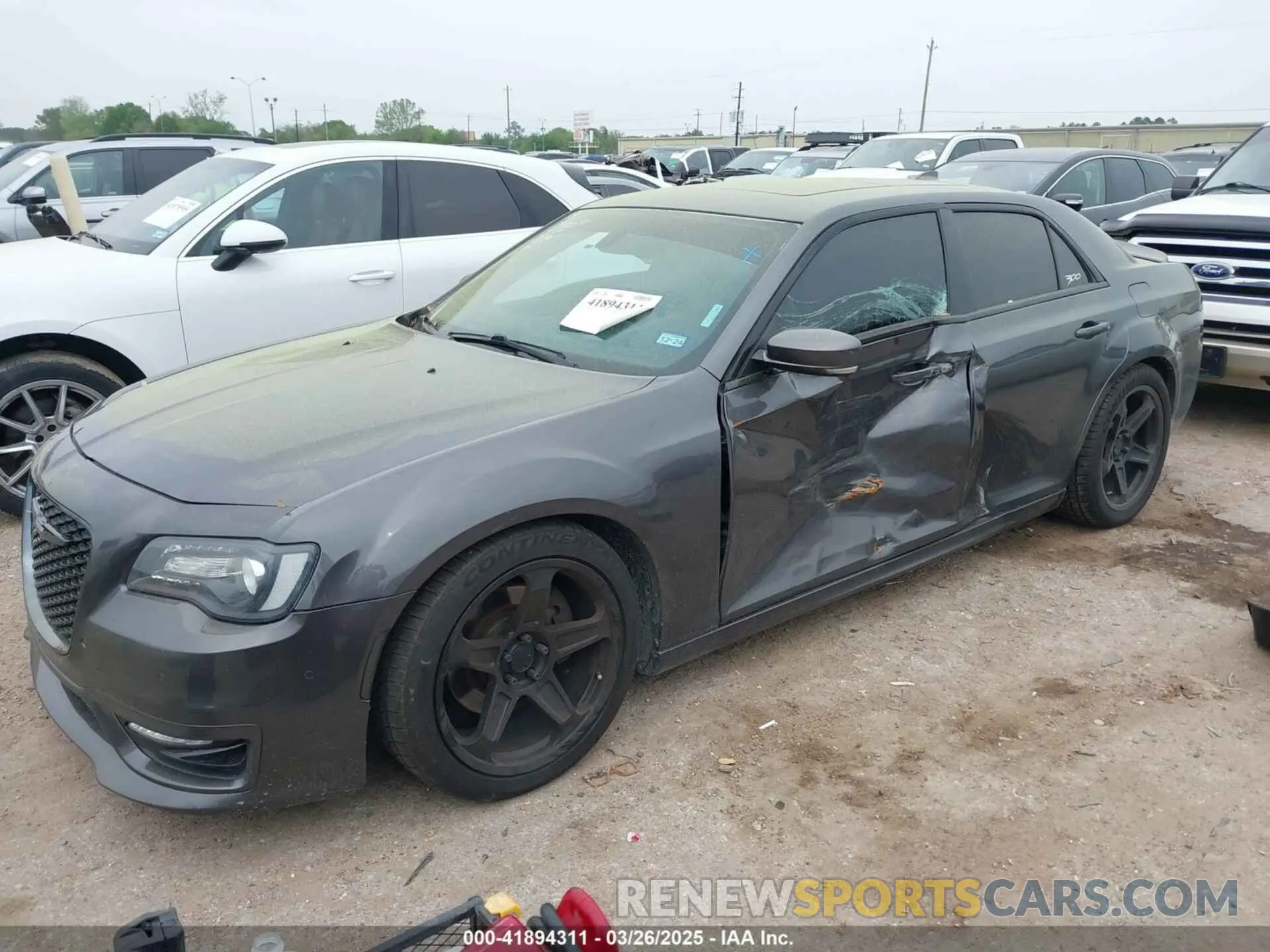 2 fotografías del automóvil dañado 2C3CCABT8KH524095 CHRYSLER 300 2019