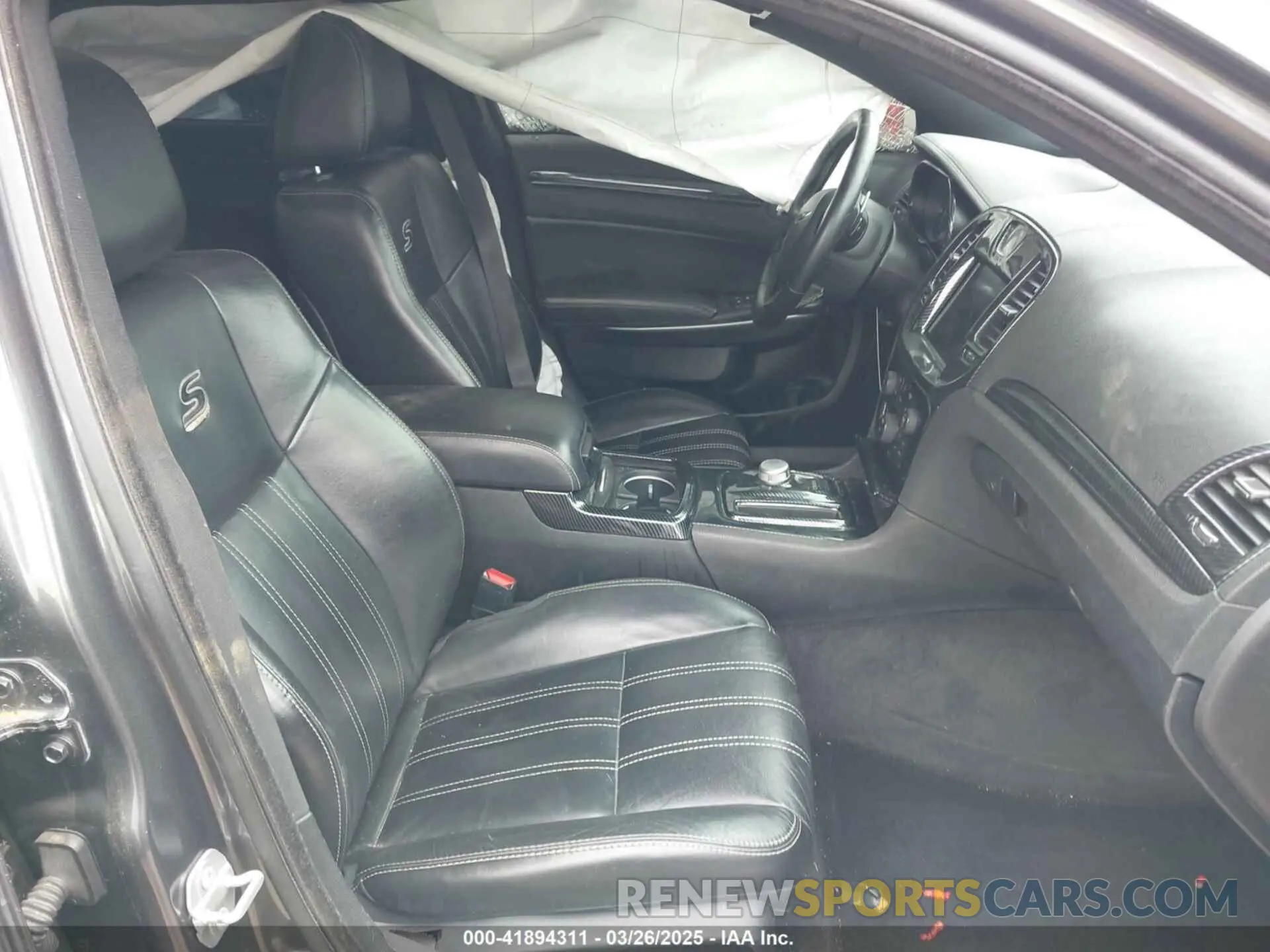 5 fotografías del automóvil dañado 2C3CCABT8KH524095 CHRYSLER 300 2019