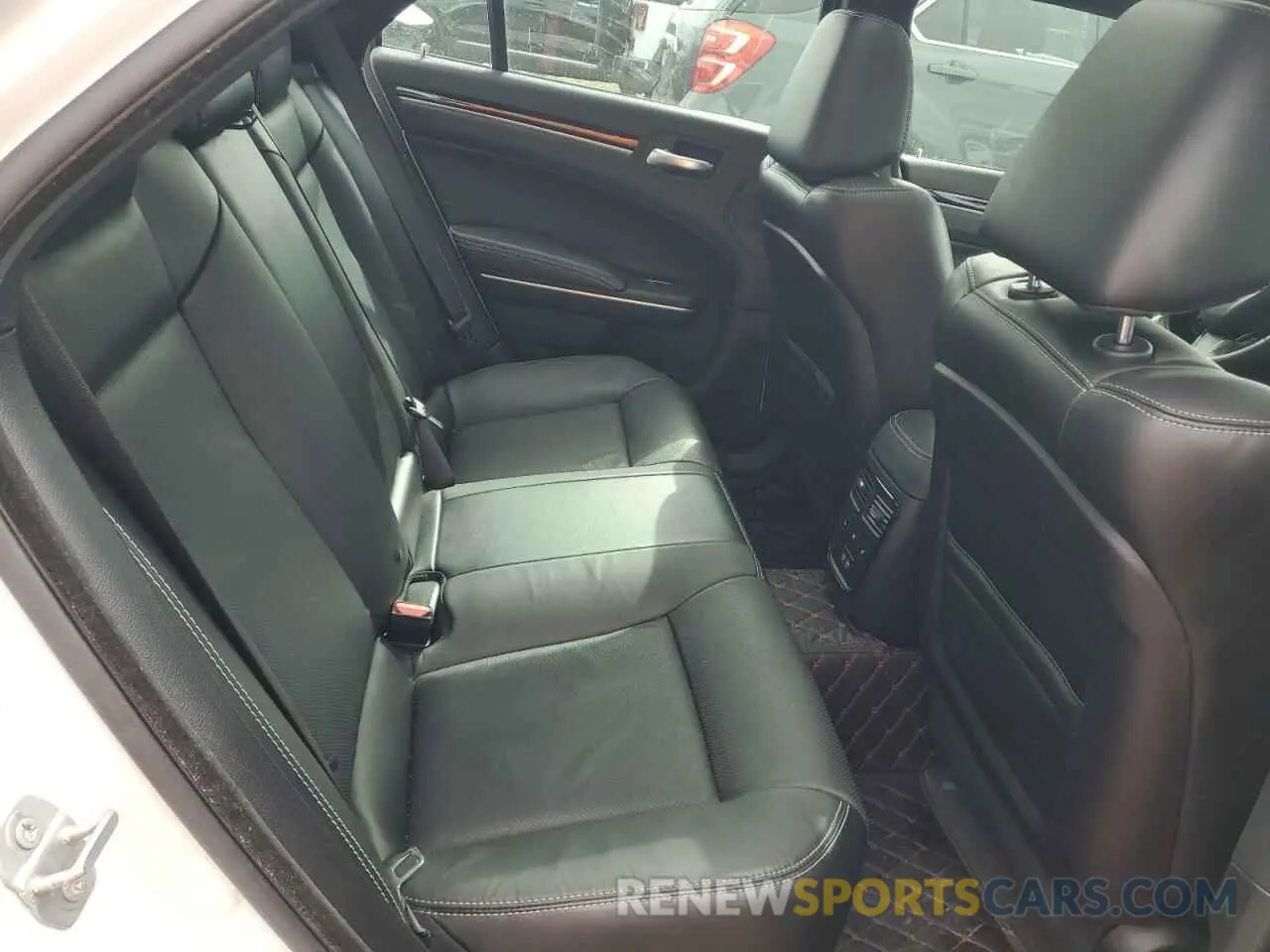 10 fotografías del automóvil dañado 2C3CCABTXKH654444 CHRYSLER 300 2019