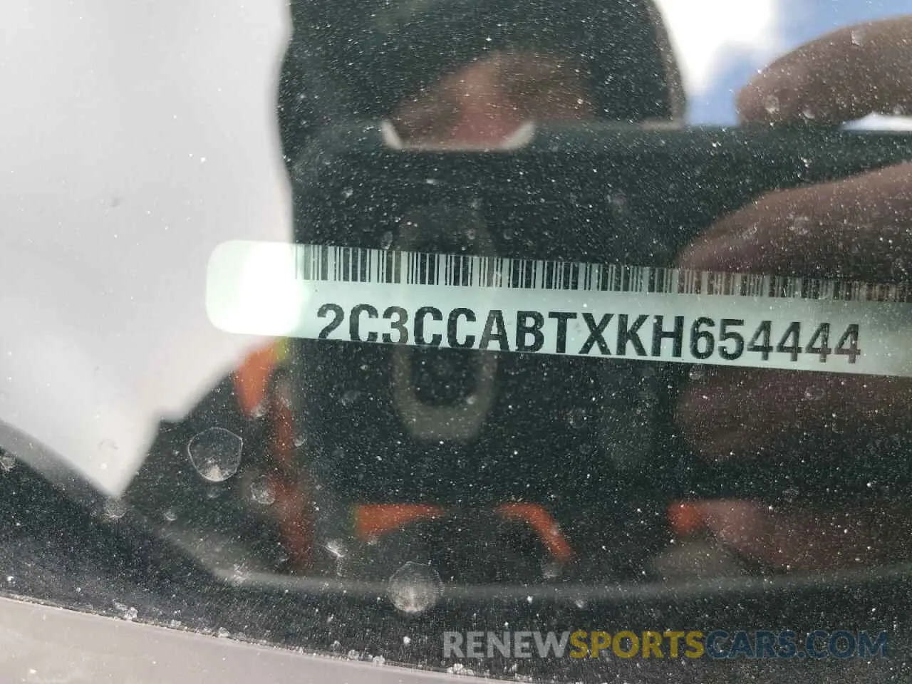 12 fotografías del automóvil dañado 2C3CCABTXKH654444 CHRYSLER 300 2019
