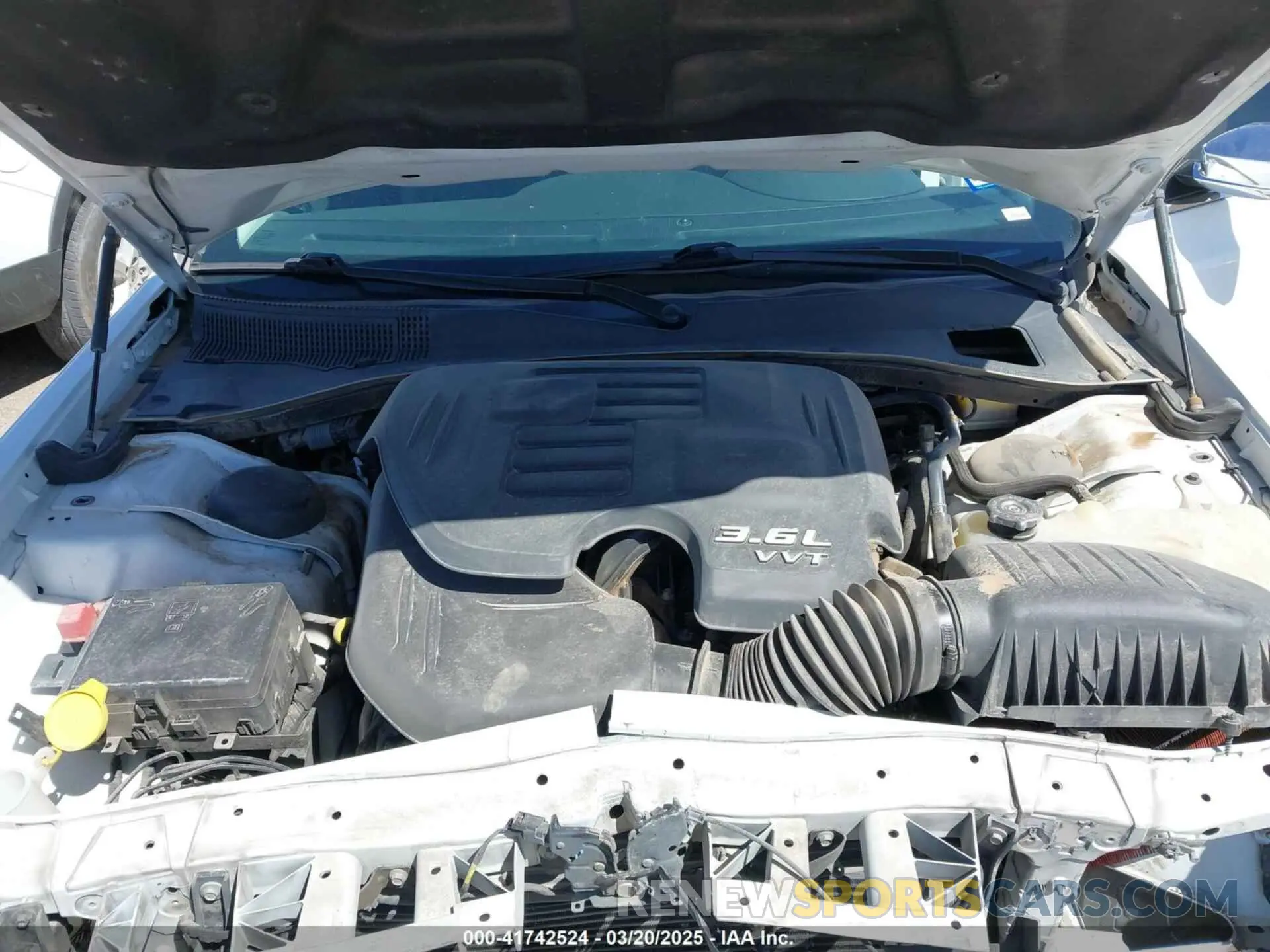 10 fotografías del automóvil dañado 2C3CCAEG0KH614095 CHRYSLER 300 2019