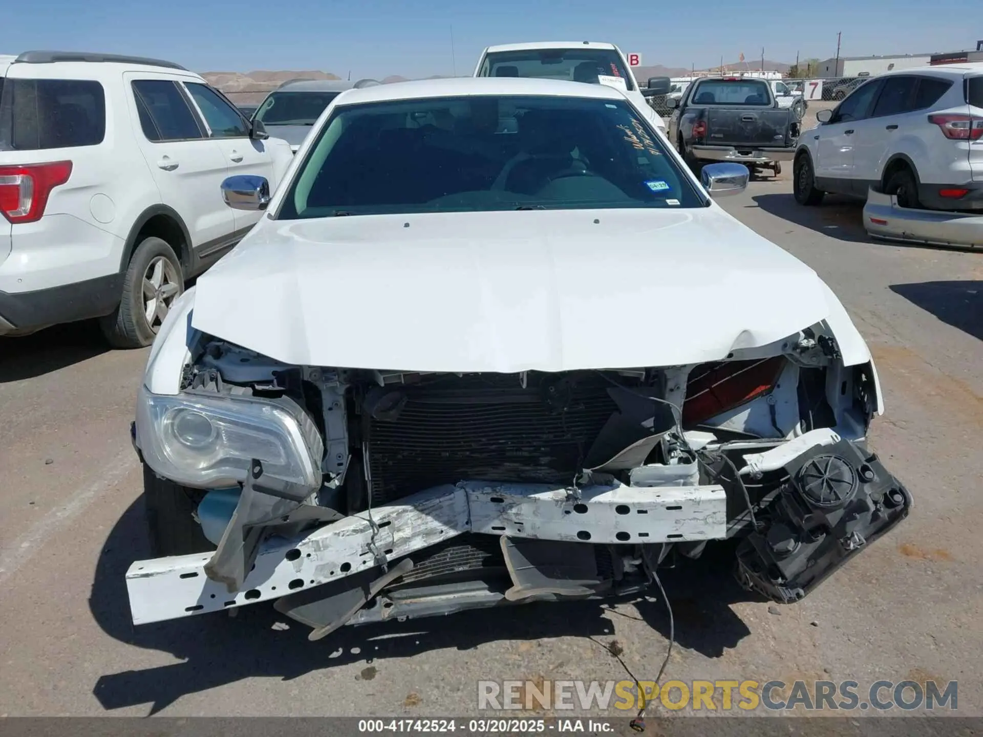 12 fotografías del automóvil dañado 2C3CCAEG0KH614095 CHRYSLER 300 2019