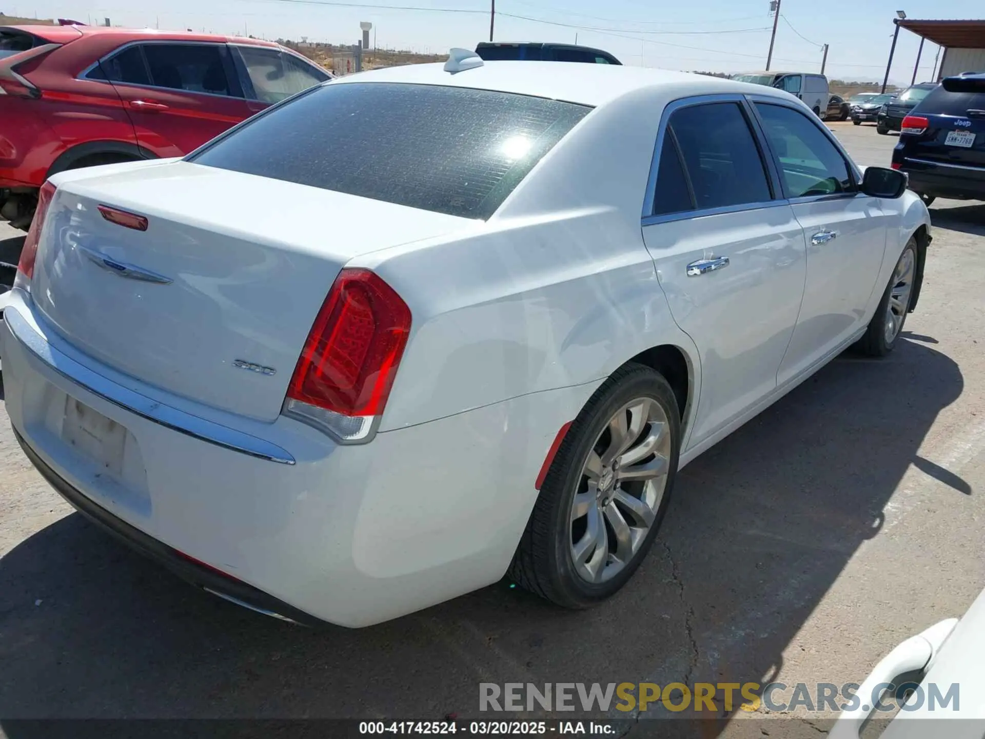 4 fotografías del automóvil dañado 2C3CCAEG0KH614095 CHRYSLER 300 2019