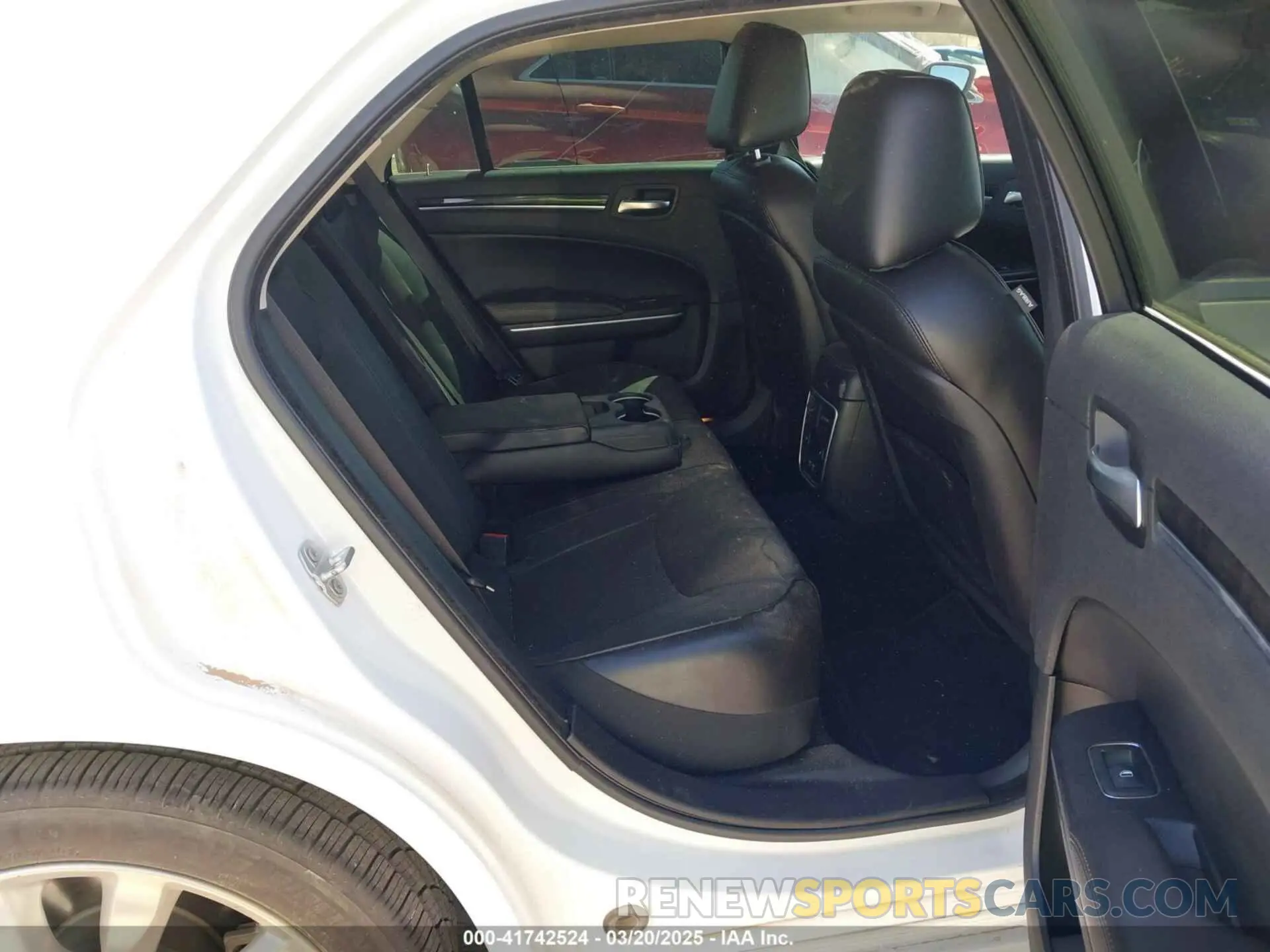 8 fotografías del automóvil dañado 2C3CCAEG0KH614095 CHRYSLER 300 2019