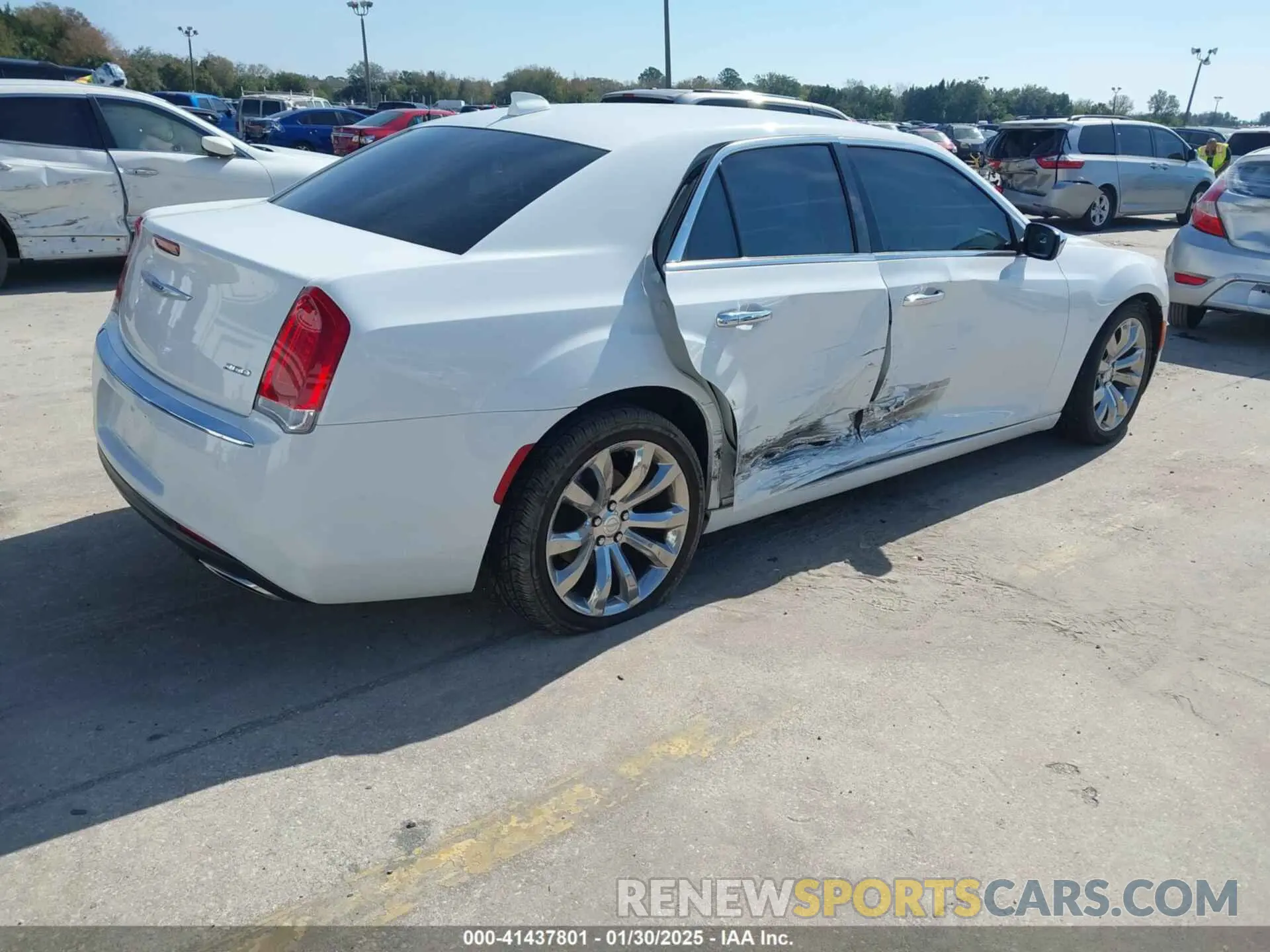4 fotografías del automóvil dañado 2C3CCAEG1KH528603 CHRYSLER 300 2019