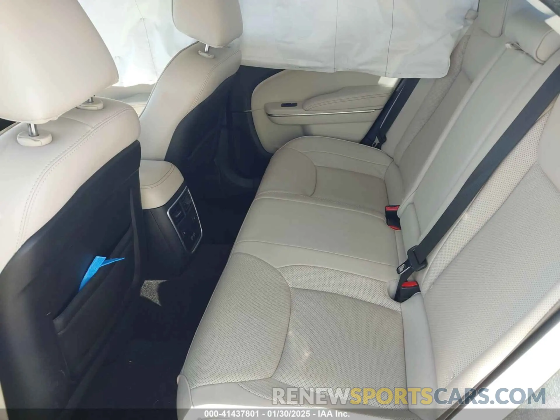 8 fotografías del automóvil dañado 2C3CCAEG1KH528603 CHRYSLER 300 2019