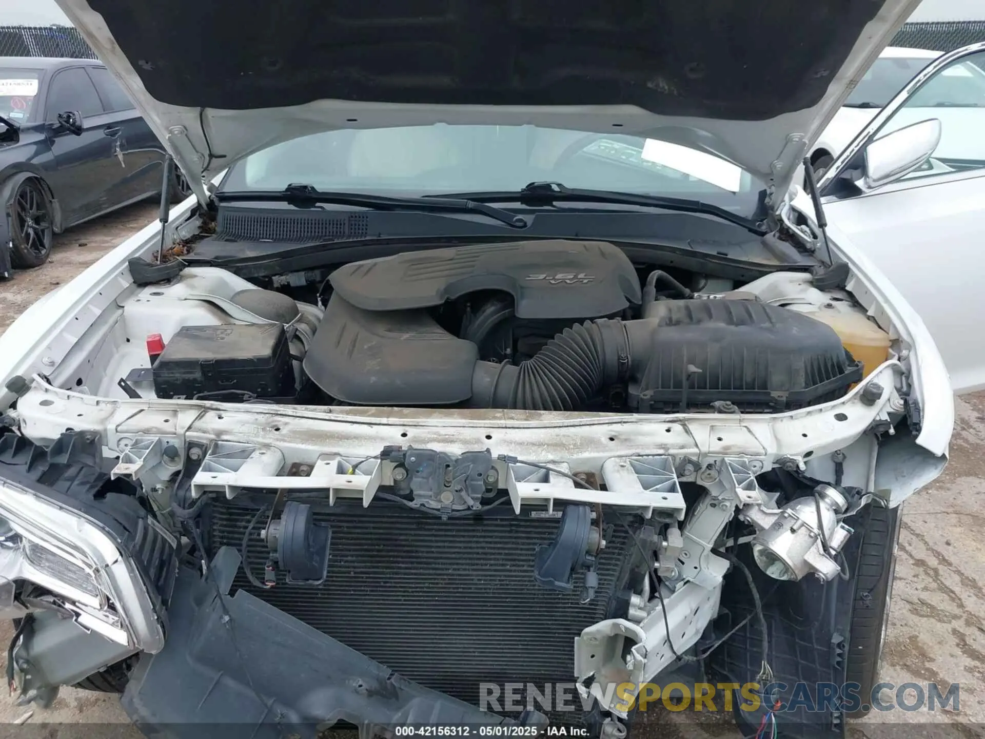 10 fotografías del automóvil dañado 2C3CCAEG1KH536281 CHRYSLER 300 2019