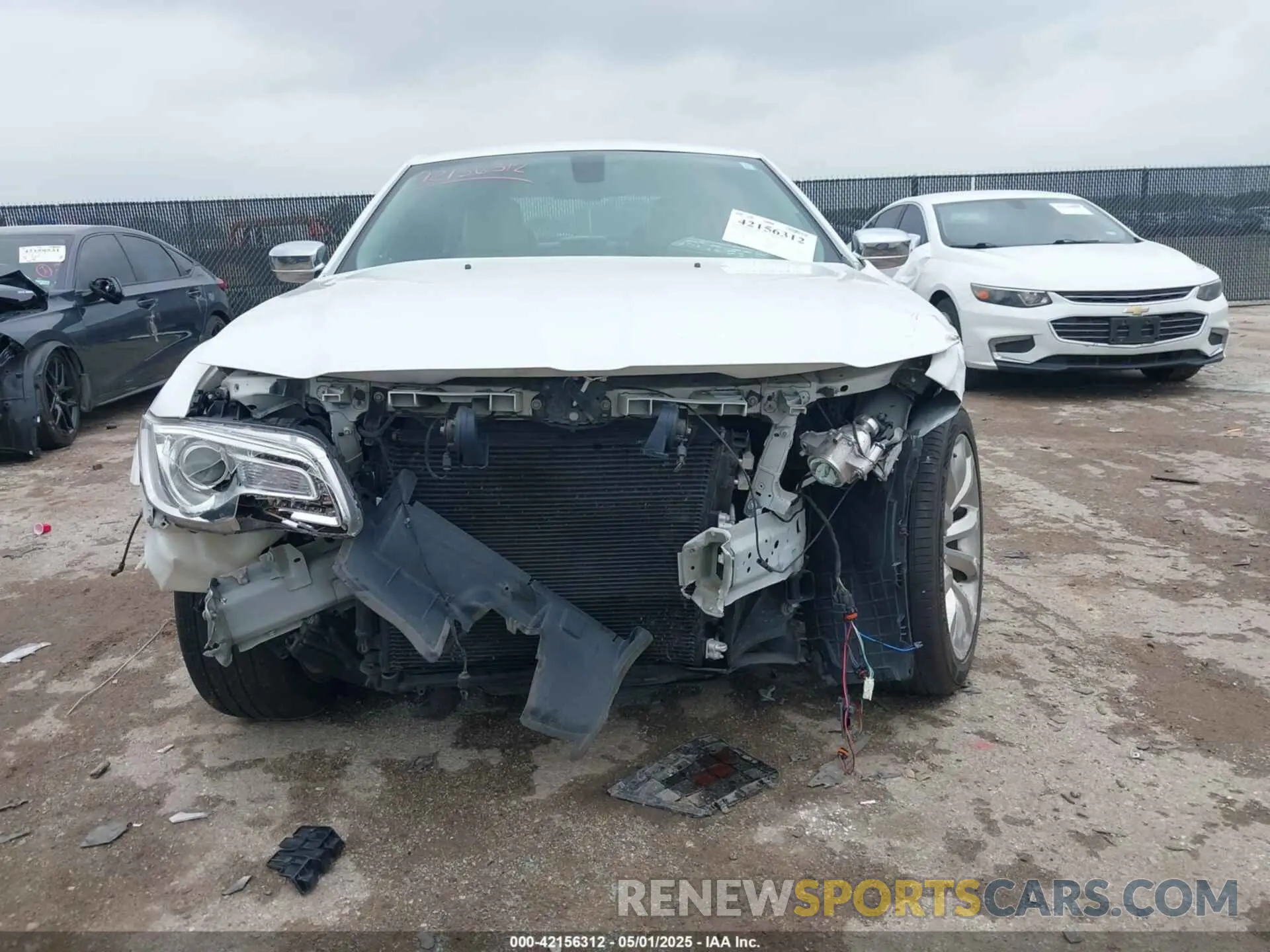 12 fotografías del automóvil dañado 2C3CCAEG1KH536281 CHRYSLER 300 2019