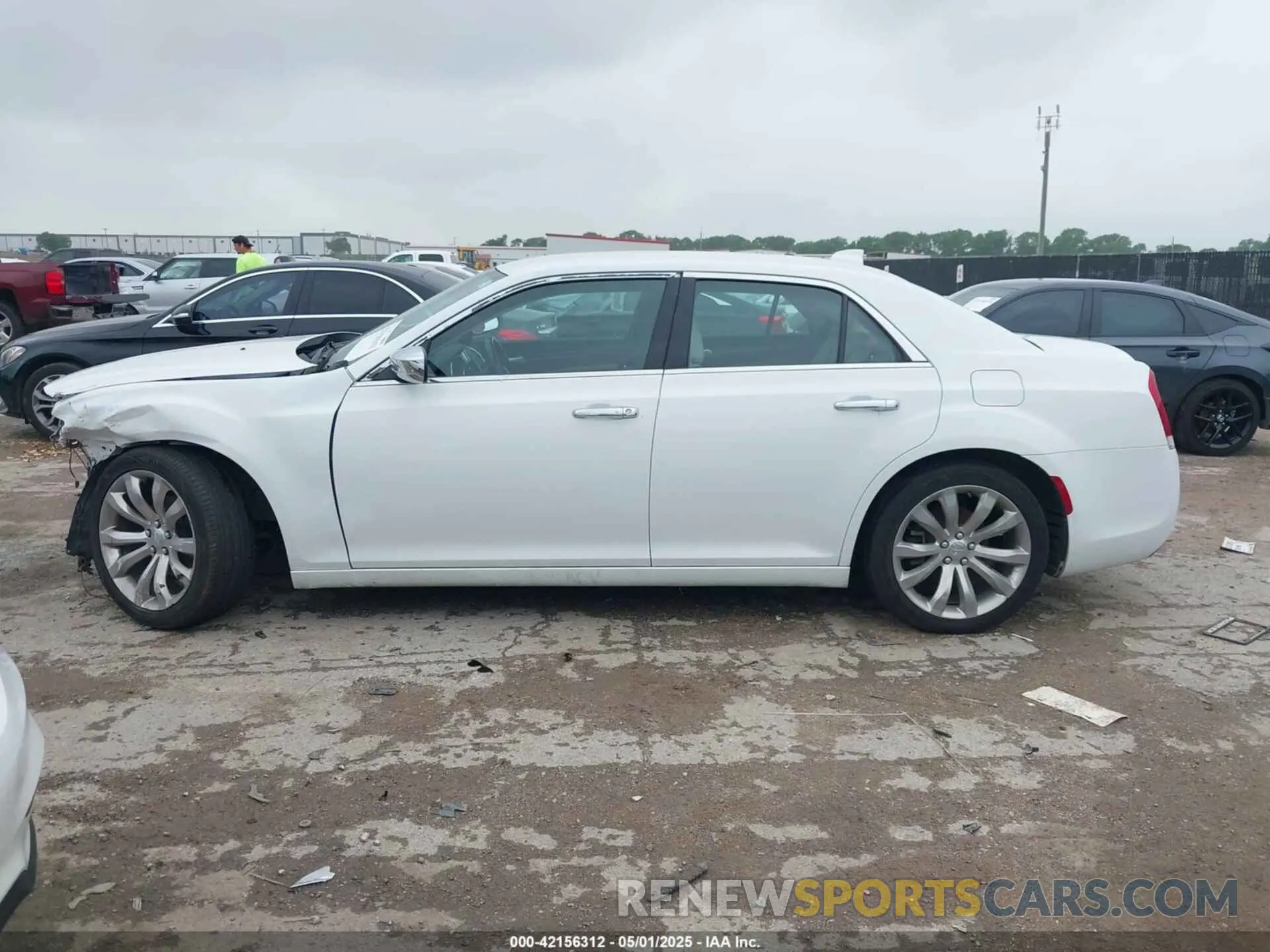 14 fotografías del automóvil dañado 2C3CCAEG1KH536281 CHRYSLER 300 2019