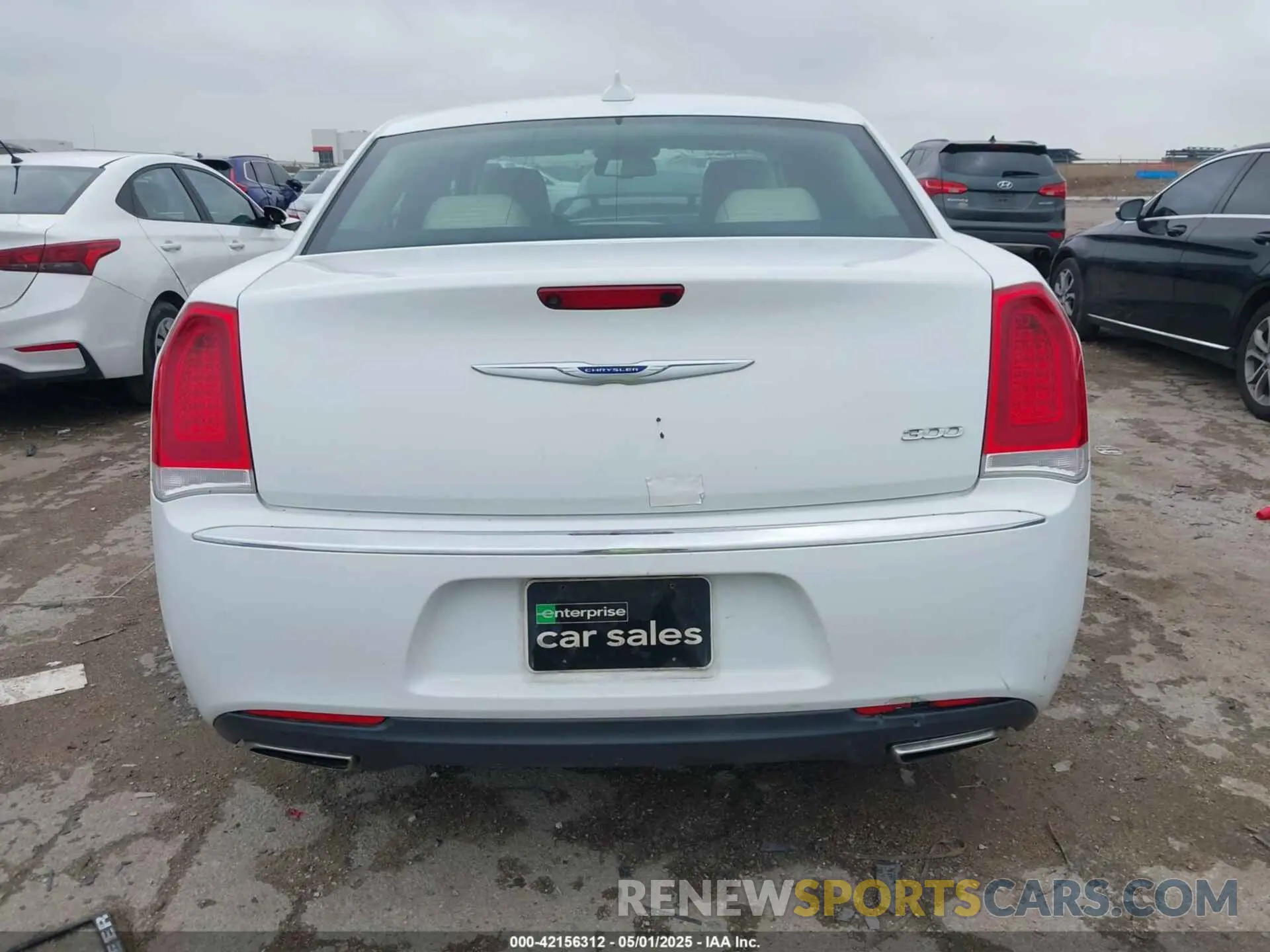 16 fotografías del automóvil dañado 2C3CCAEG1KH536281 CHRYSLER 300 2019