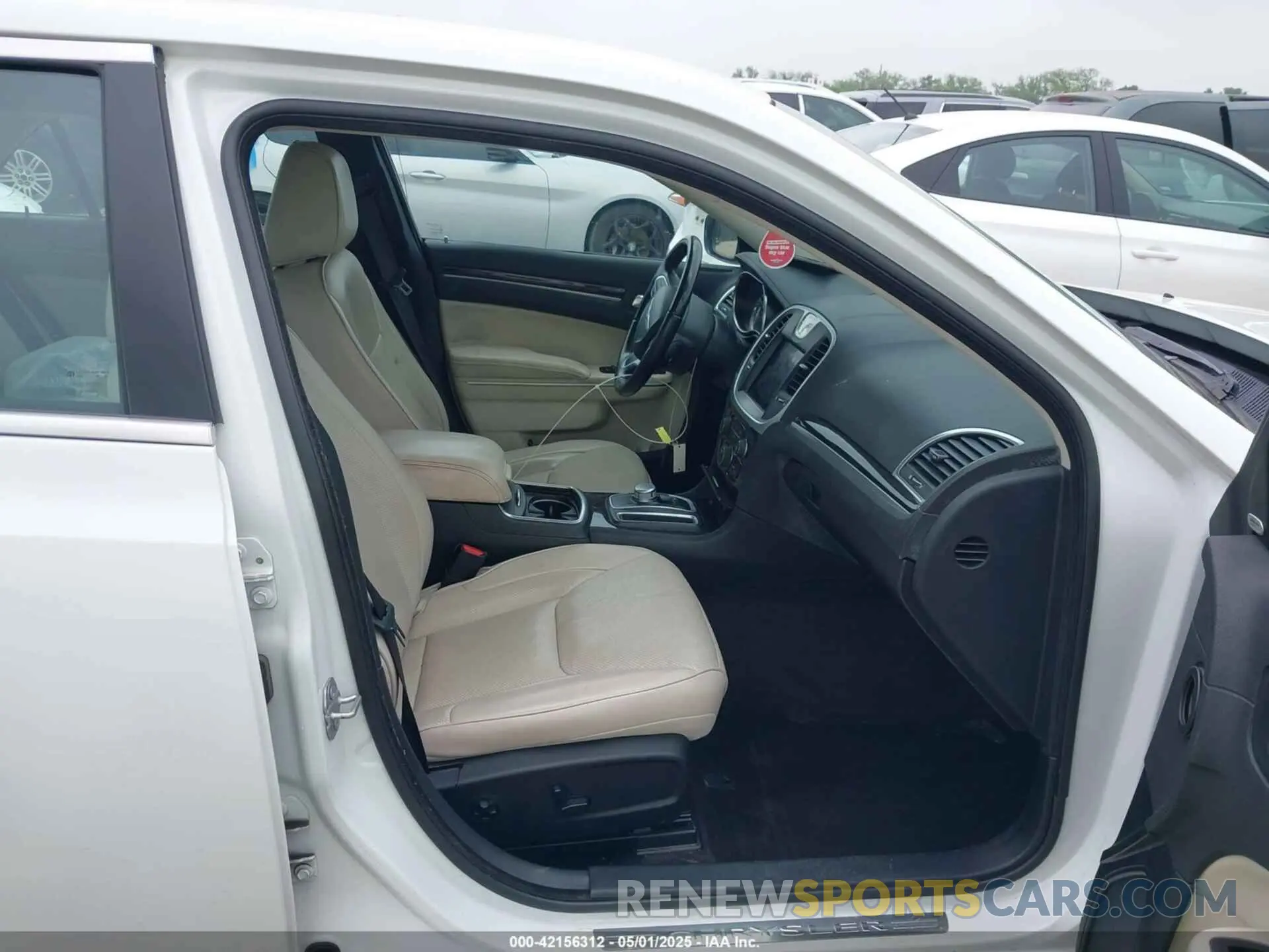 5 fotografías del automóvil dañado 2C3CCAEG1KH536281 CHRYSLER 300 2019