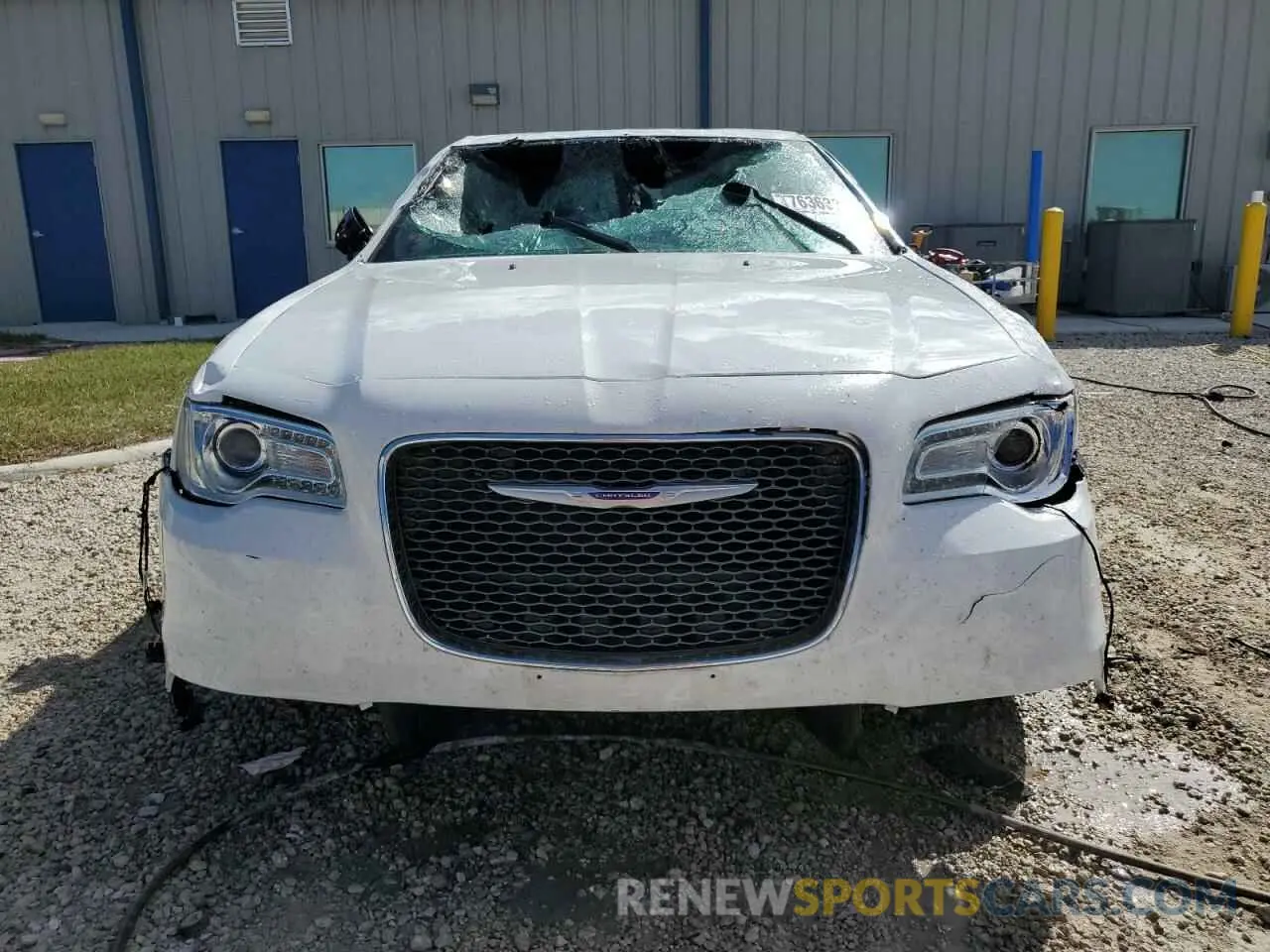 5 fotografías del automóvil dañado 2C3CCAEG2KH698078 CHRYSLER 300 2019