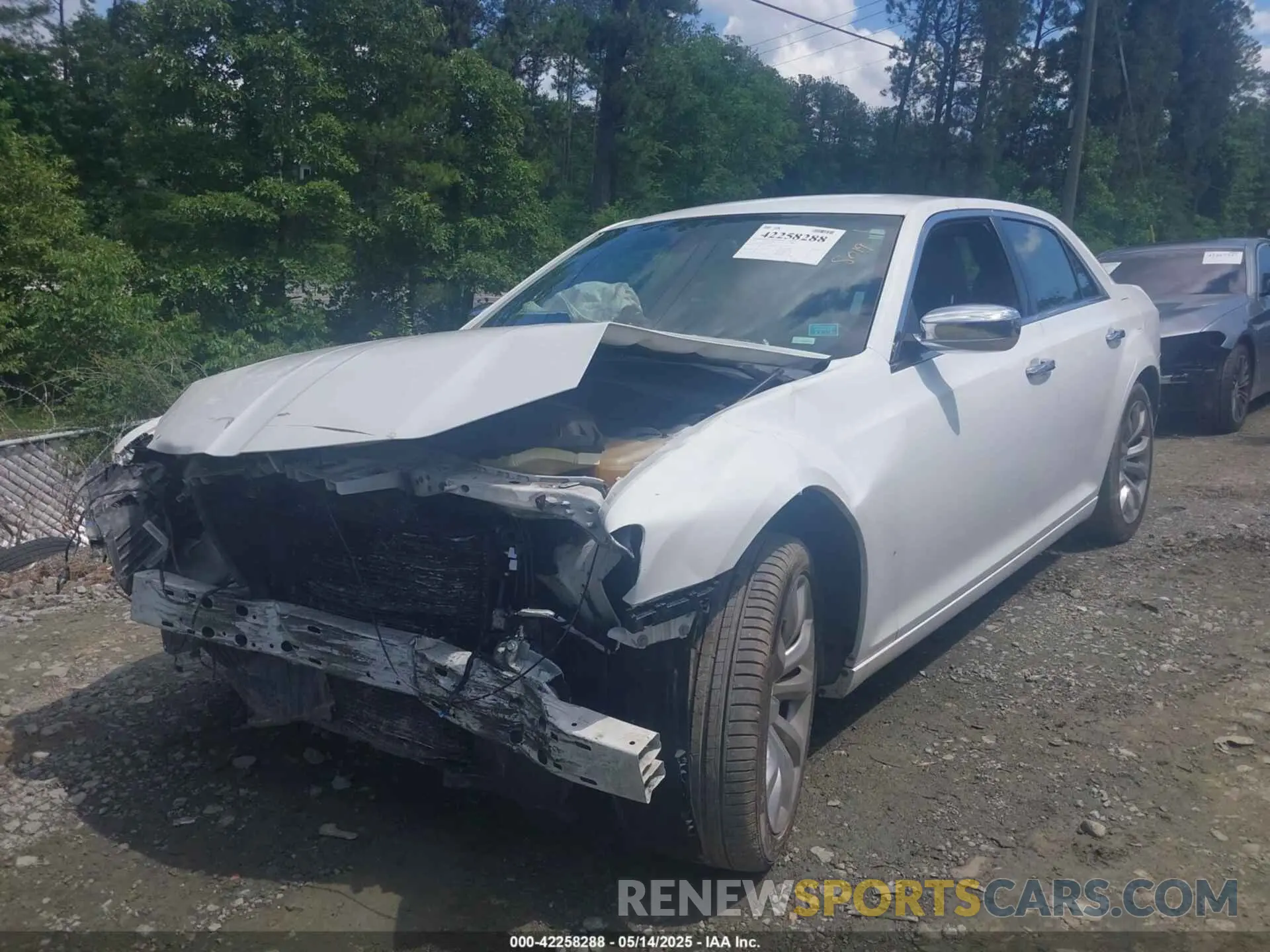 2 fotografías del automóvil dañado 2C3CCAEG3KH528019 CHRYSLER 300 2019