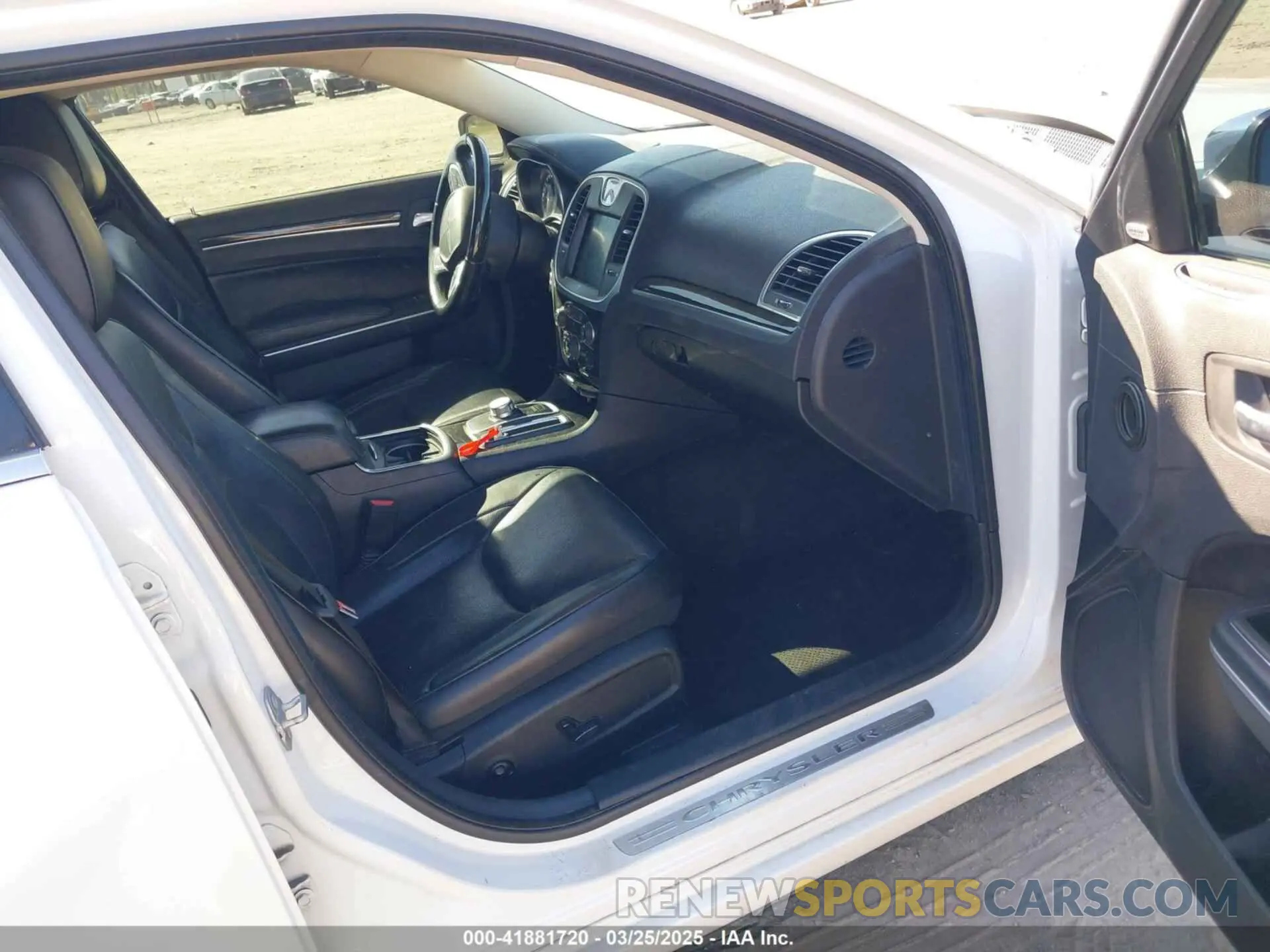 5 fotografías del automóvil dañado 2C3CCAEG3KH536492 CHRYSLER 300 2019