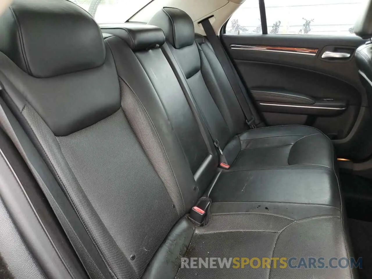 10 fotografías del automóvil dañado 2C3CCAEG3KH585899 CHRYSLER 300 2019