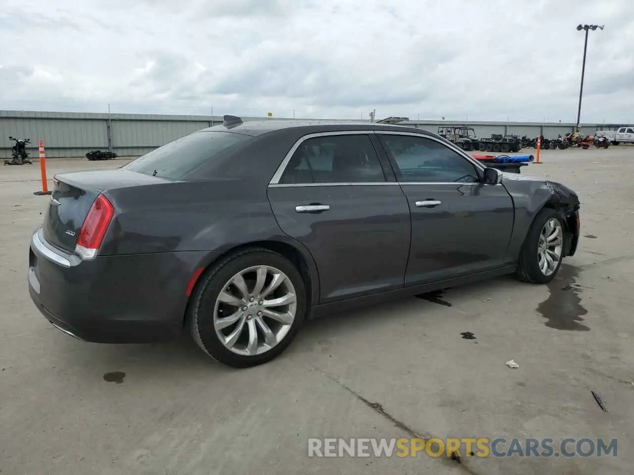3 fotografías del automóvil dañado 2C3CCAEG3KH585899 CHRYSLER 300 2019