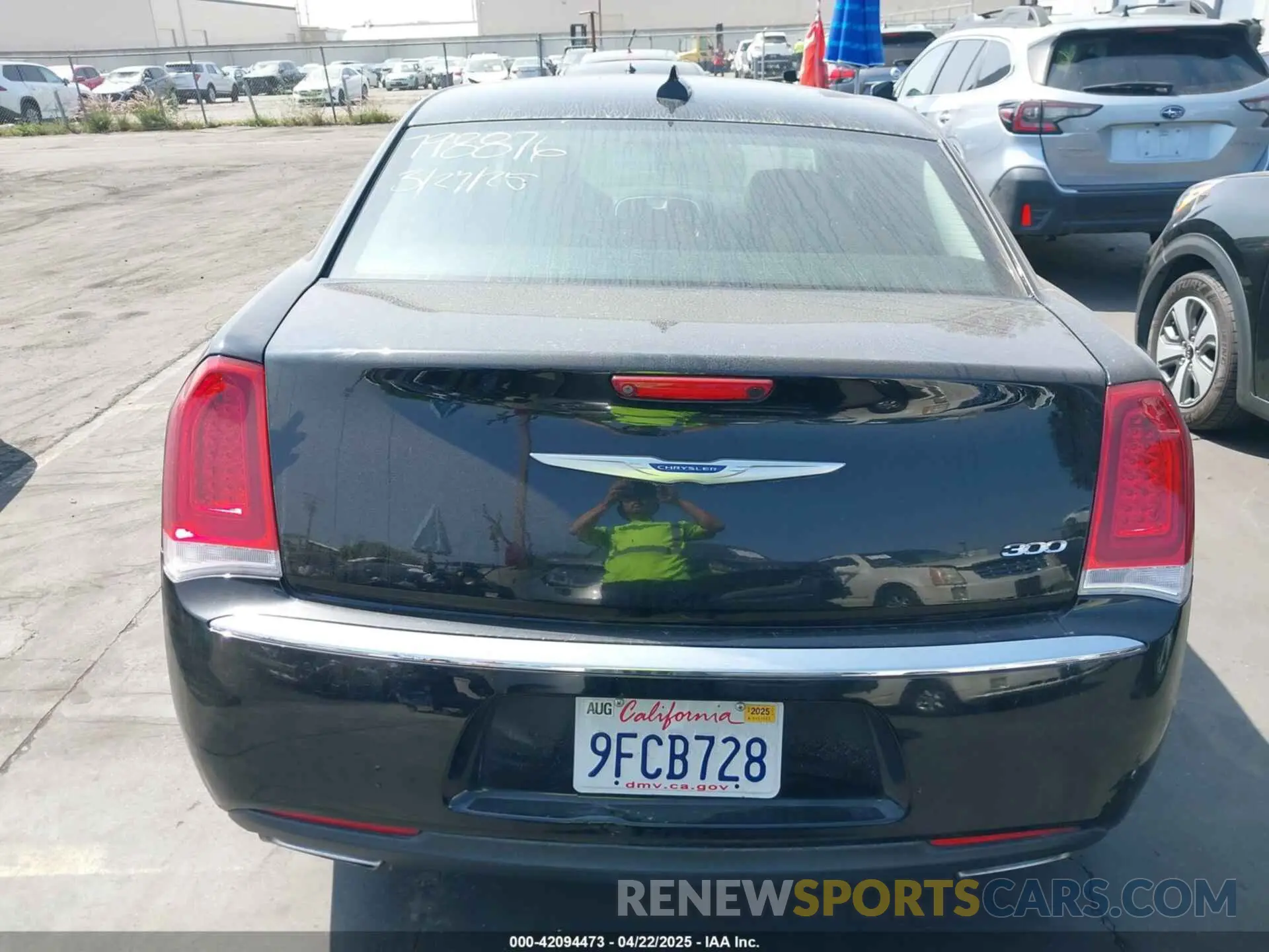 17 fotografías del automóvil dañado 2C3CCAEG3KH697988 CHRYSLER 300 2019