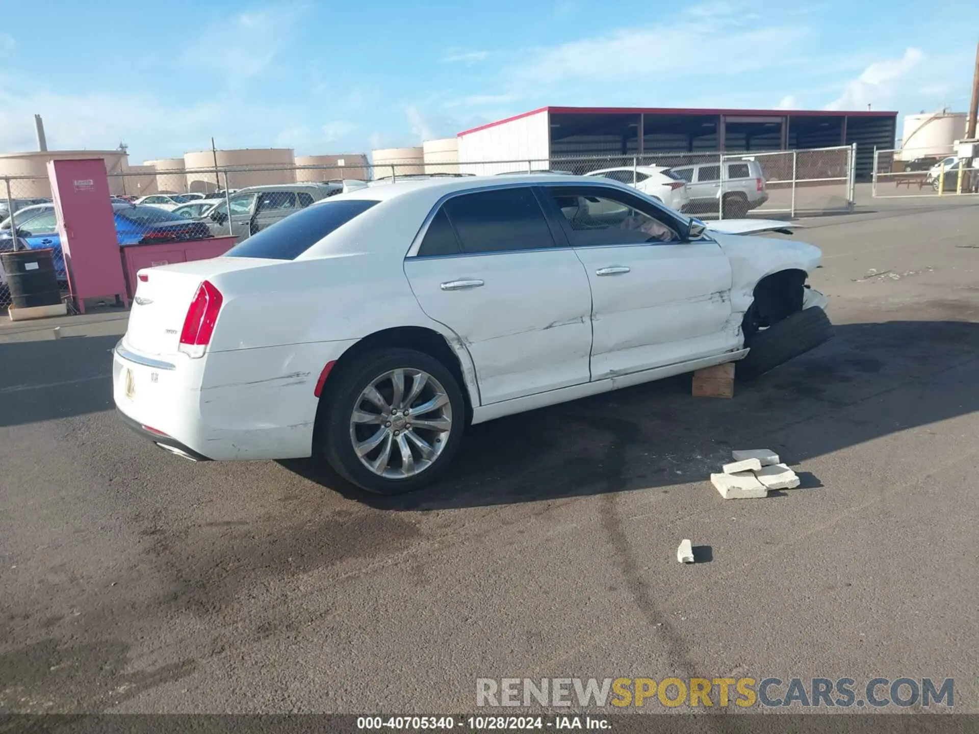 4 fotografías del automóvil dañado 2C3CCAEG7KH697864 CHRYSLER 300 2019