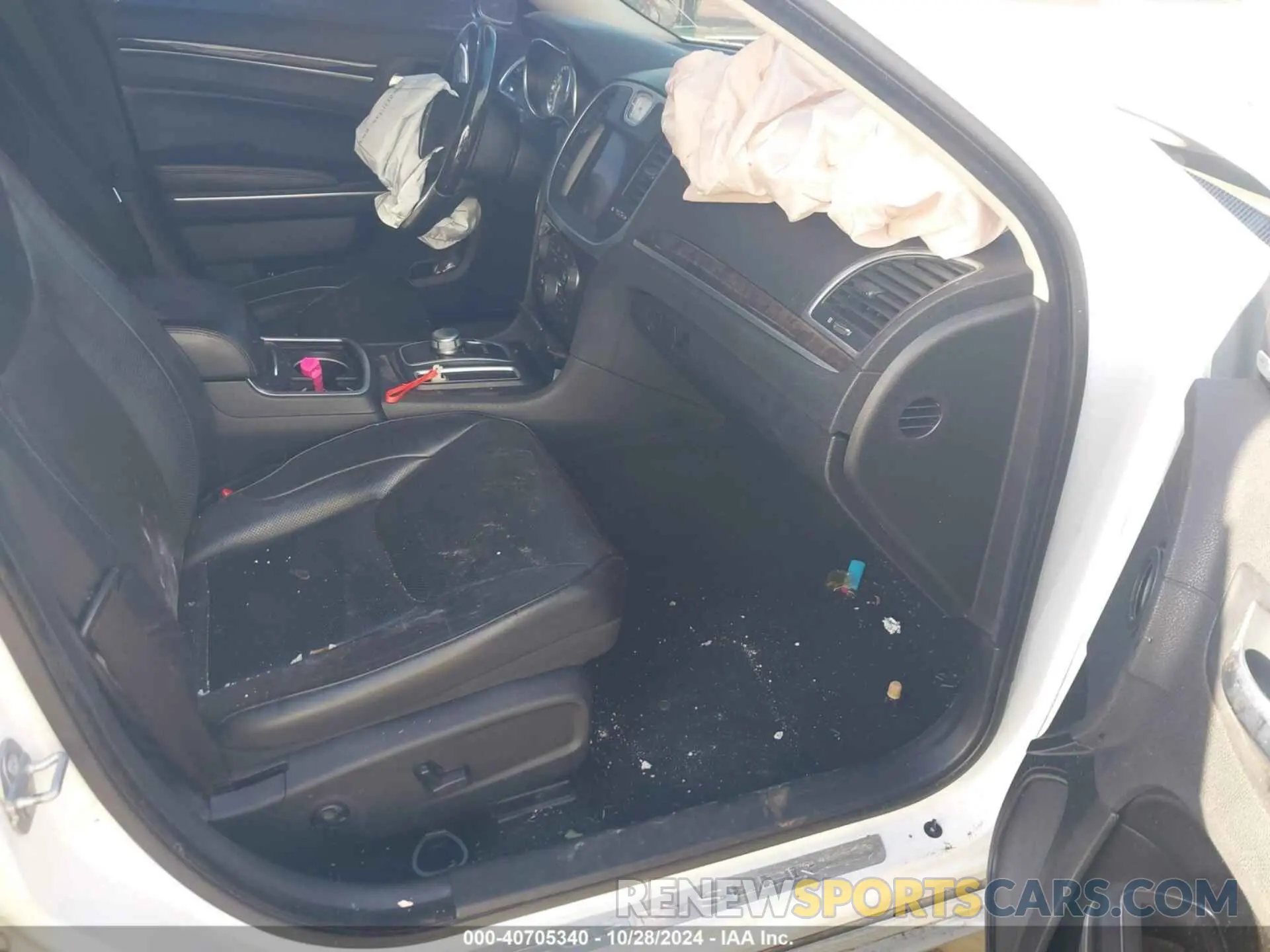 5 fotografías del automóvil dañado 2C3CCAEG7KH697864 CHRYSLER 300 2019