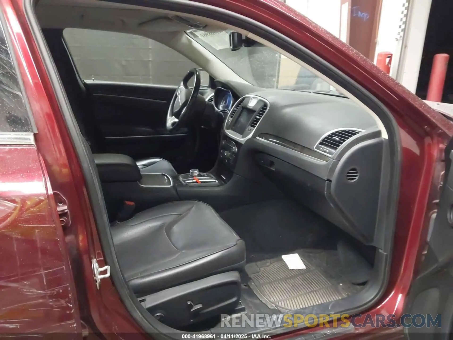 5 fotografías del automóvil dañado 2C3CCAEG8KH722545 CHRYSLER 300 2019