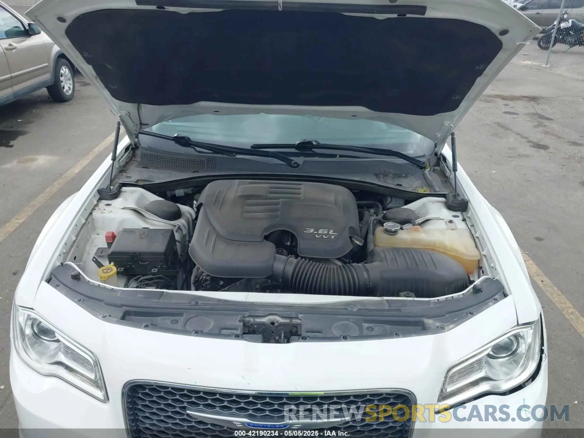10 fotografías del automóvil dañado 2C3CCAEG9KH698188 CHRYSLER 300 2019