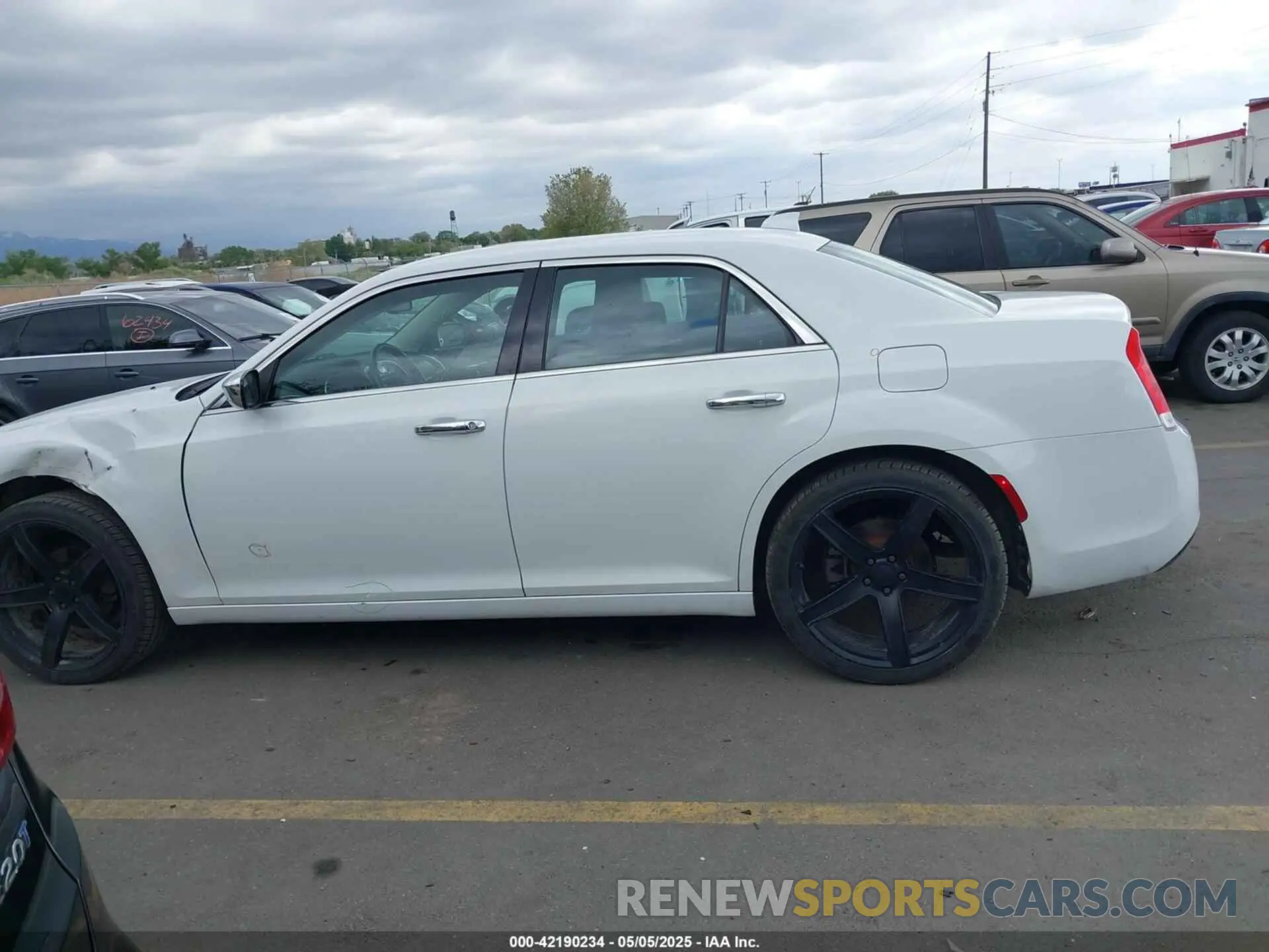 14 fotografías del automóvil dañado 2C3CCAEG9KH698188 CHRYSLER 300 2019