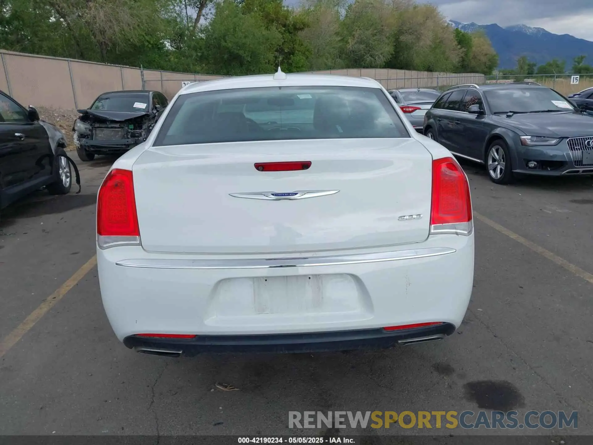 16 fotografías del automóvil dañado 2C3CCAEG9KH698188 CHRYSLER 300 2019