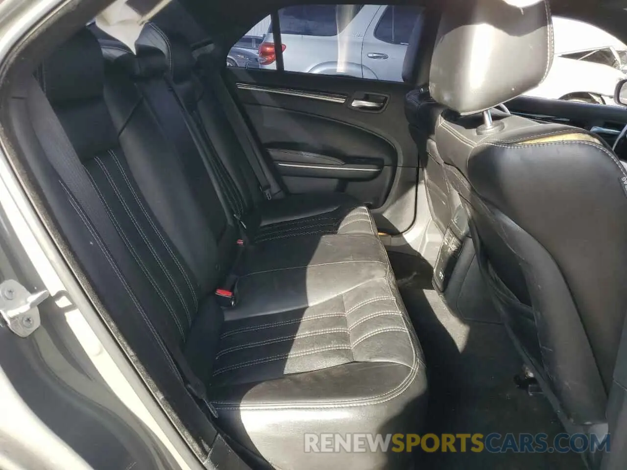 11 fotografías del automóvil dañado 2C3CCAGG2KH539686 CHRYSLER 300 2019