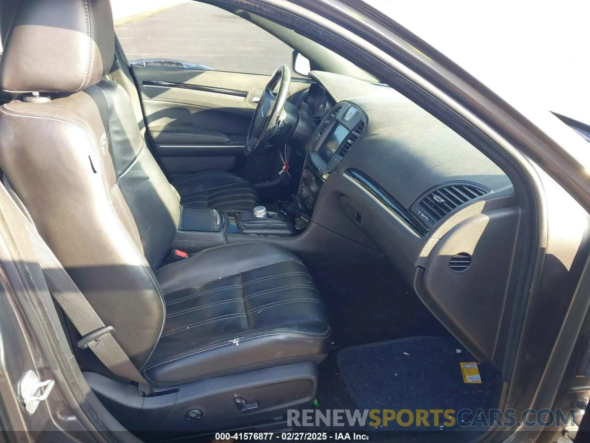5 fotografías del automóvil dañado 2C3CCAGG3KH586418 CHRYSLER 300 2019