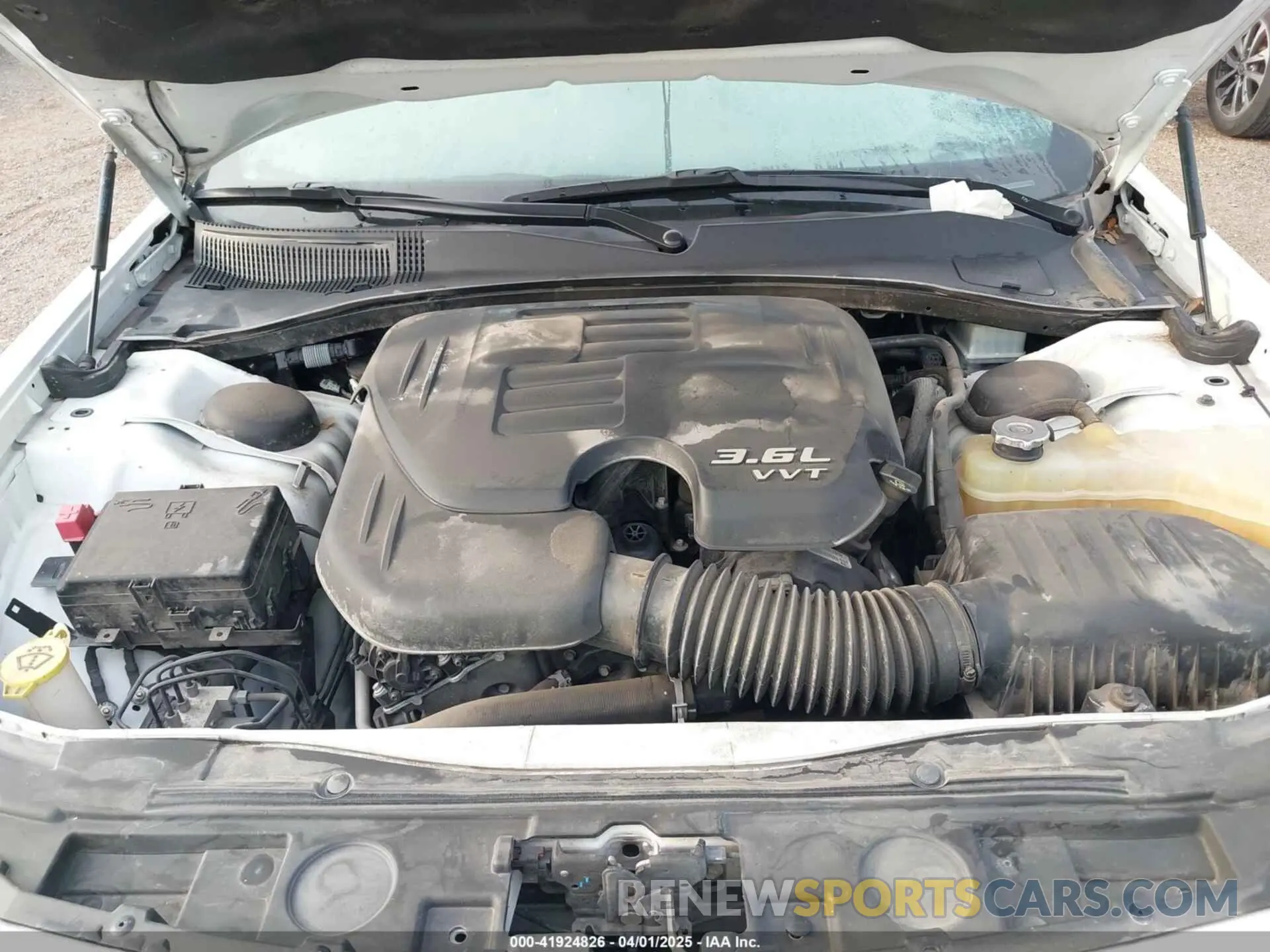 10 fotografías del automóvil dañado 2C3CCAGG3KH682596 CHRYSLER 300 2019