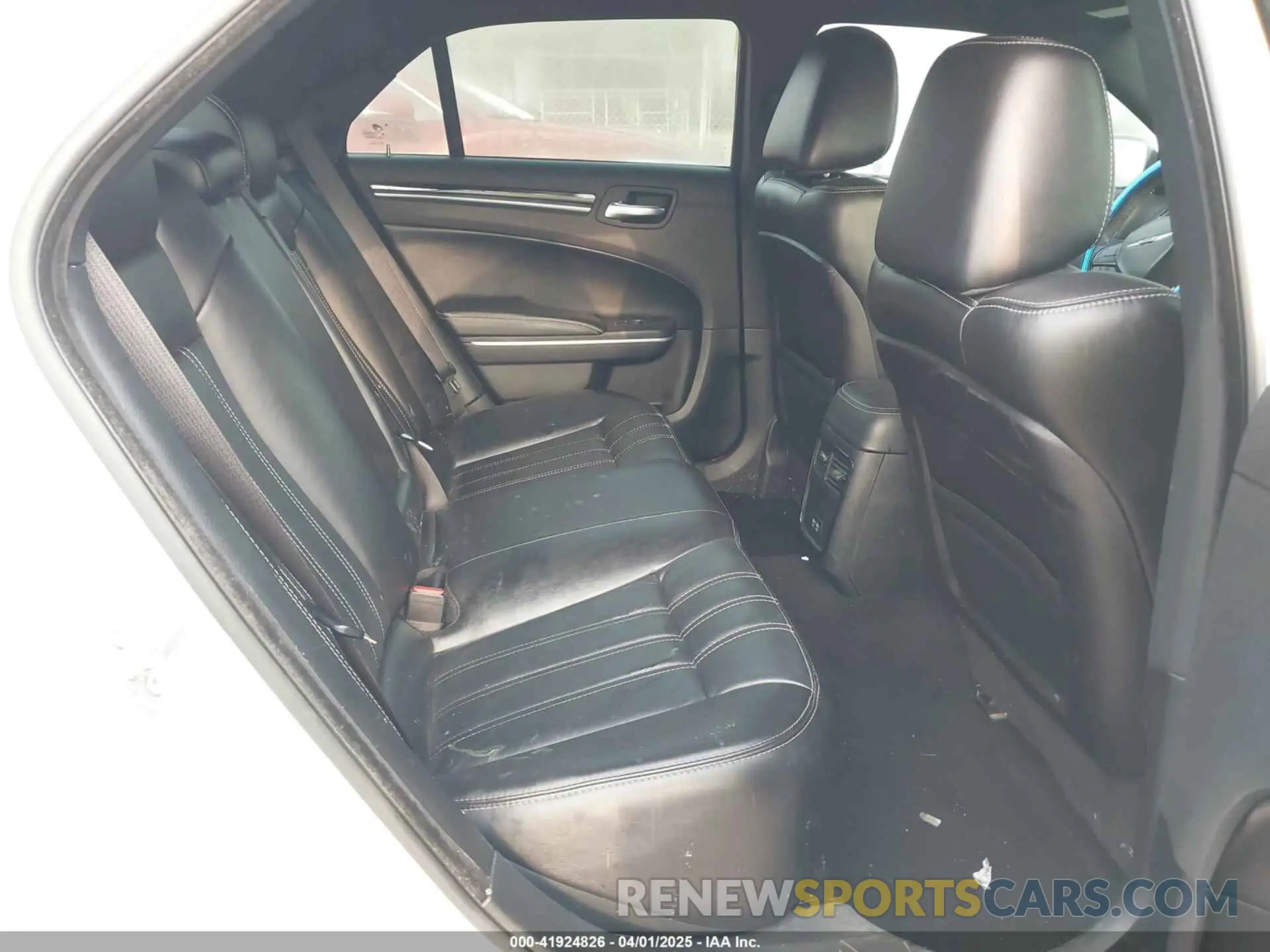 8 fotografías del automóvil dañado 2C3CCAGG3KH682596 CHRYSLER 300 2019