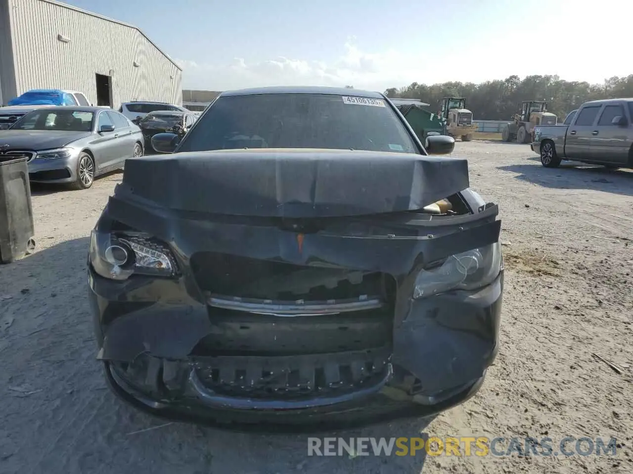 5 fotografías del automóvil dañado 2C3CCAGG7KH610672 CHRYSLER 300 2019
